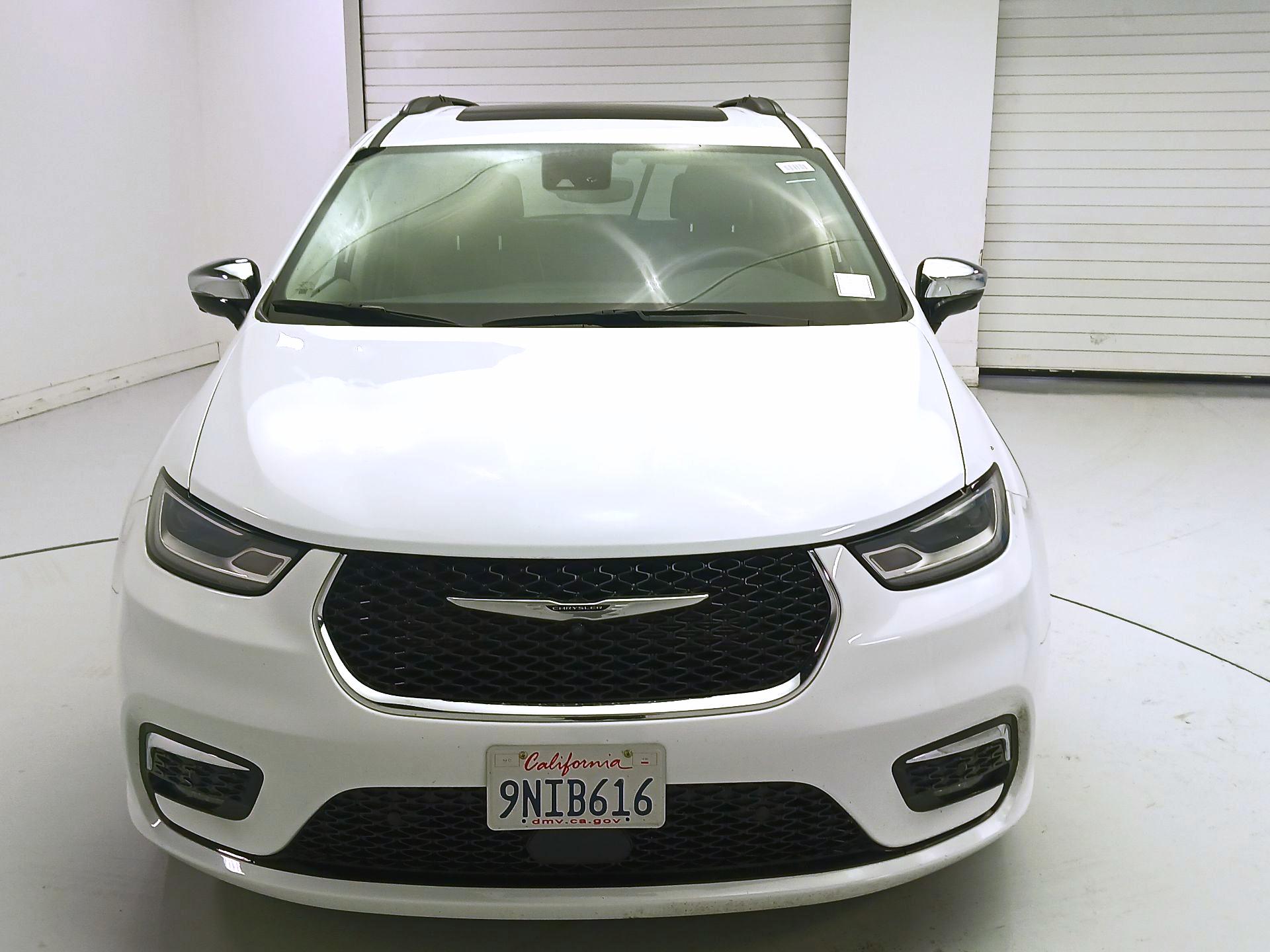 Thumbnail: 2023 Chrysler Pacifica - 2