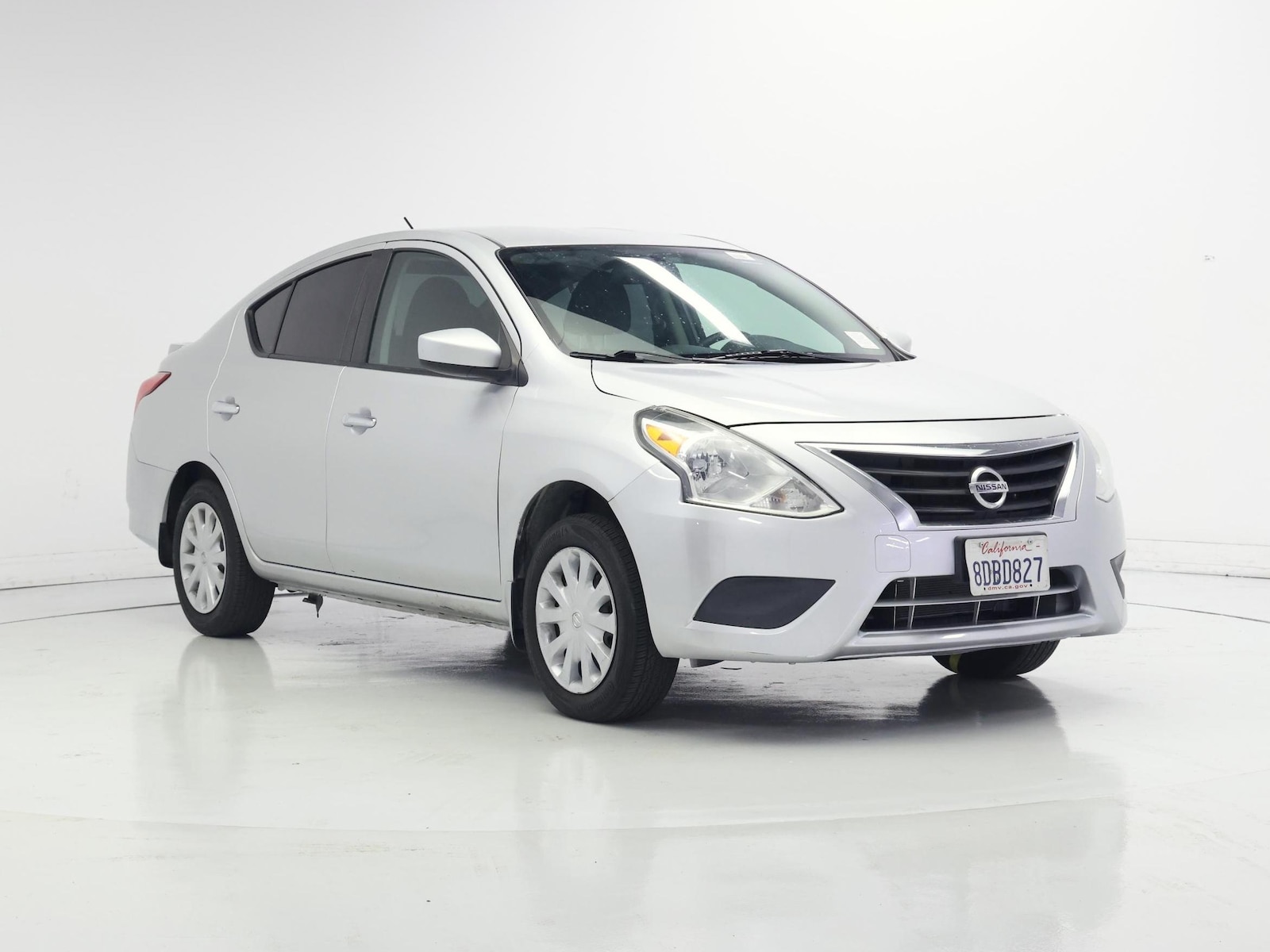 2018 Nissan Versa Sedan SV - Photo 2