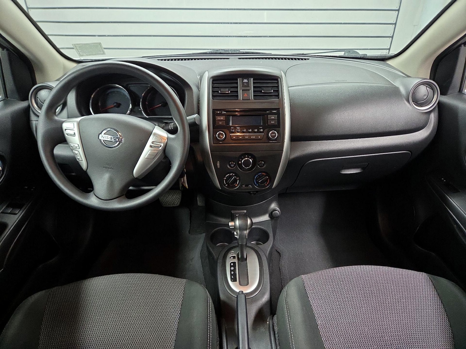 2018 Nissan Versa Sedan SV - Photo 10