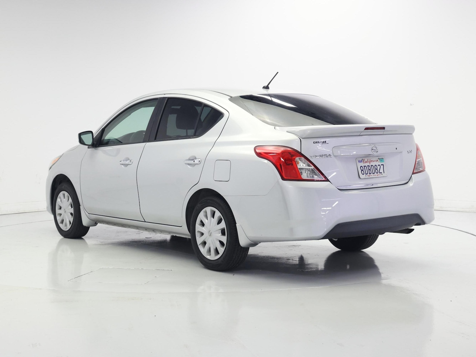 2018 Nissan Versa Sedan SV - Photo 3