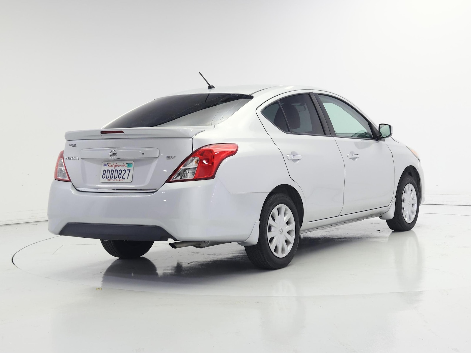 2018 Nissan Versa Sedan SV - Photo 9