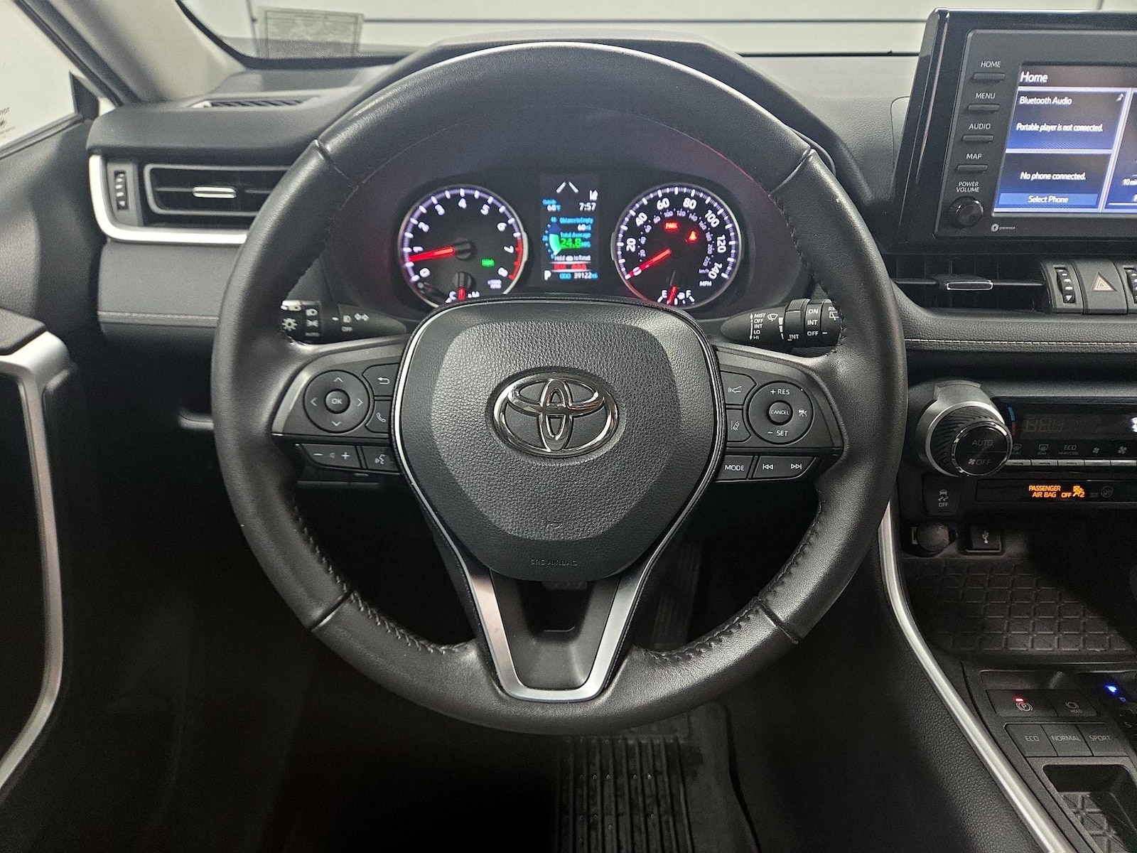 2022 Toyota RAV4 XLE Premium - Photo 11