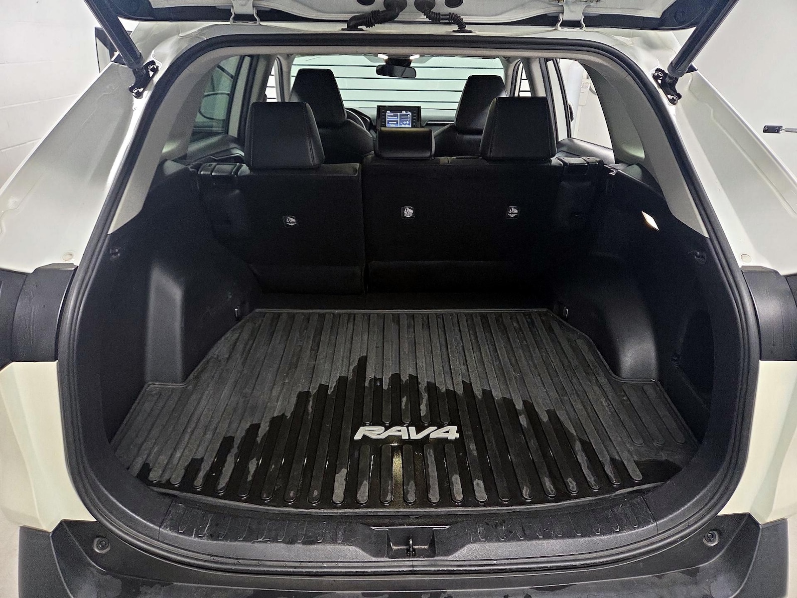 2022 Toyota RAV4 XLE Premium - Photo 19