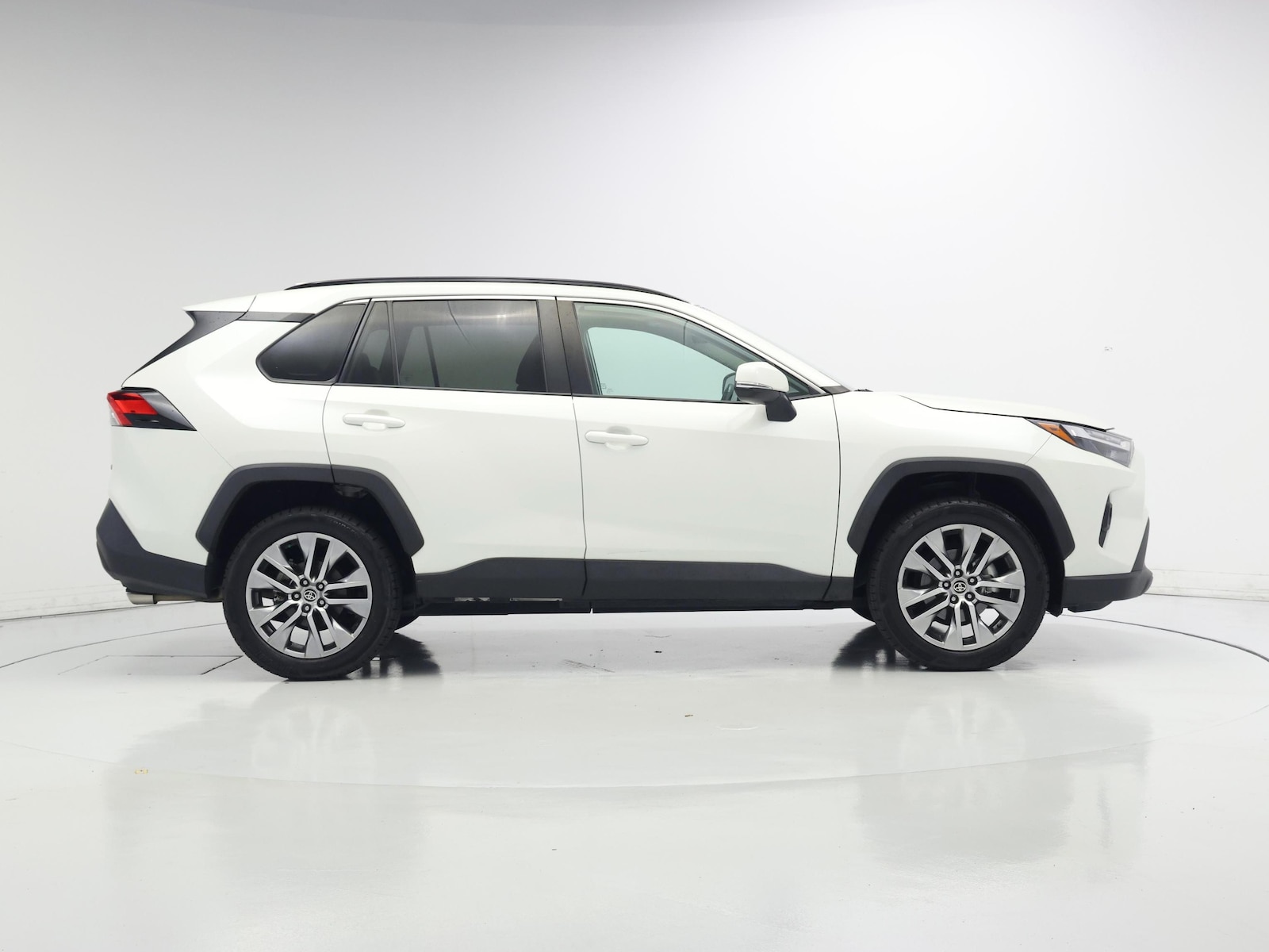 2022 Toyota RAV4 XLE Premium - Photo 8