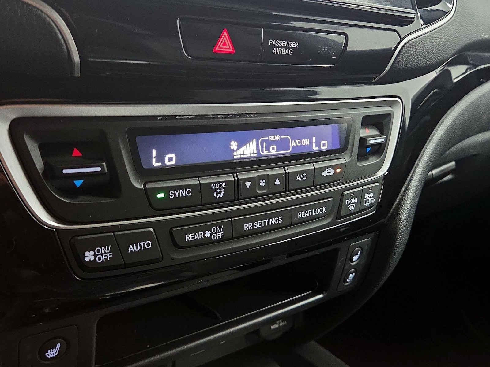 2024 Honda Ridgeline Black Edition - Photo 17