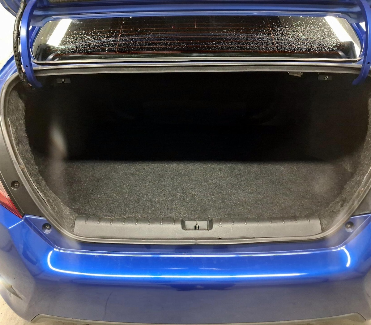 Trunk/Cargo (Seats Up)