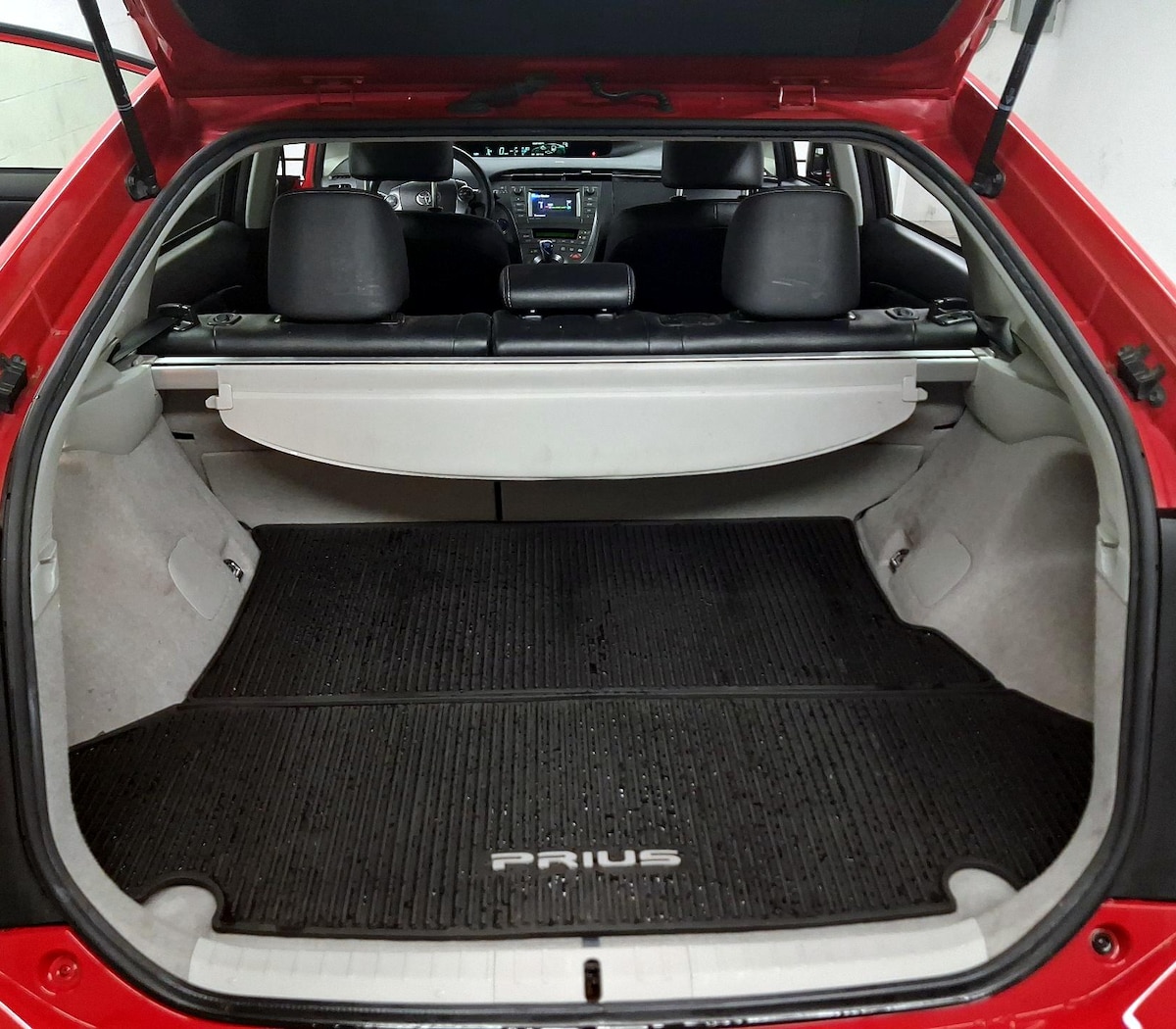 Trunk/Cargo (Seats Up)