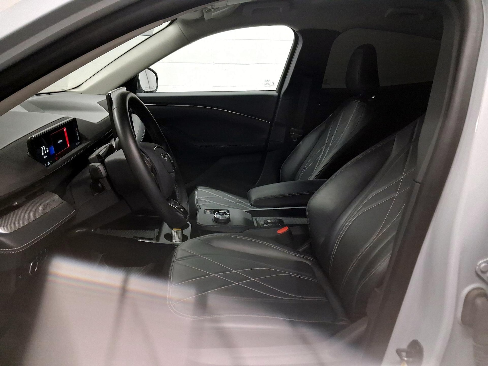 Power Seat(s) & Side Airbags