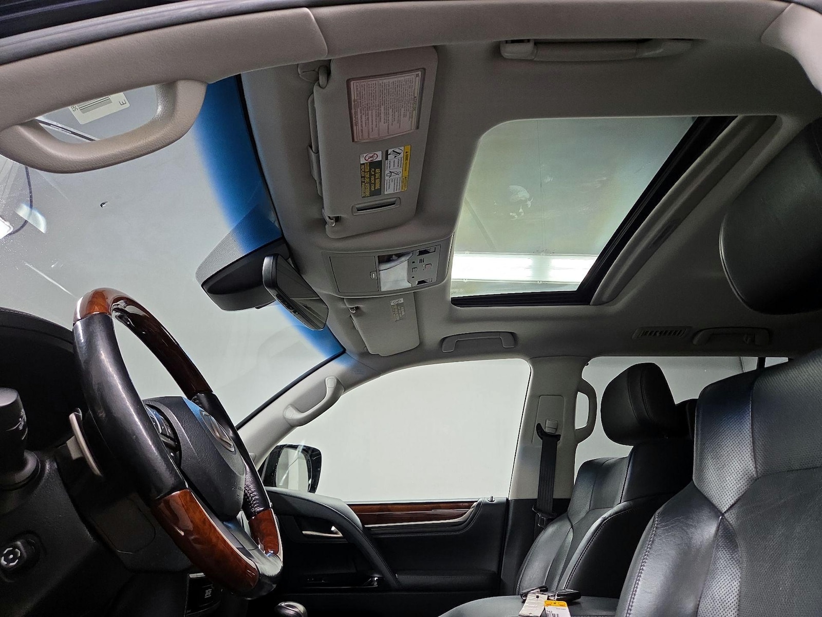 Sunroof(s) & Overhead Airbags