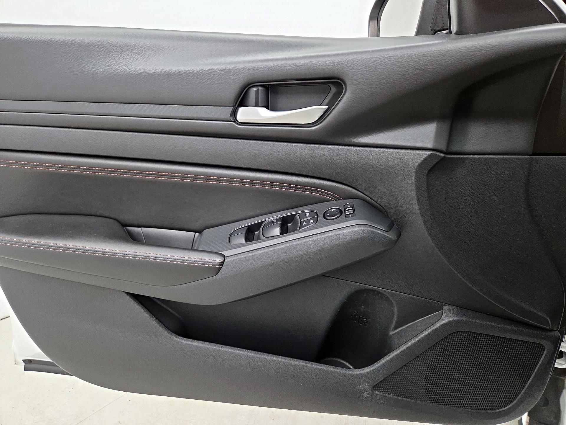 Thumbnail: 2020 Nissan Altima - 12