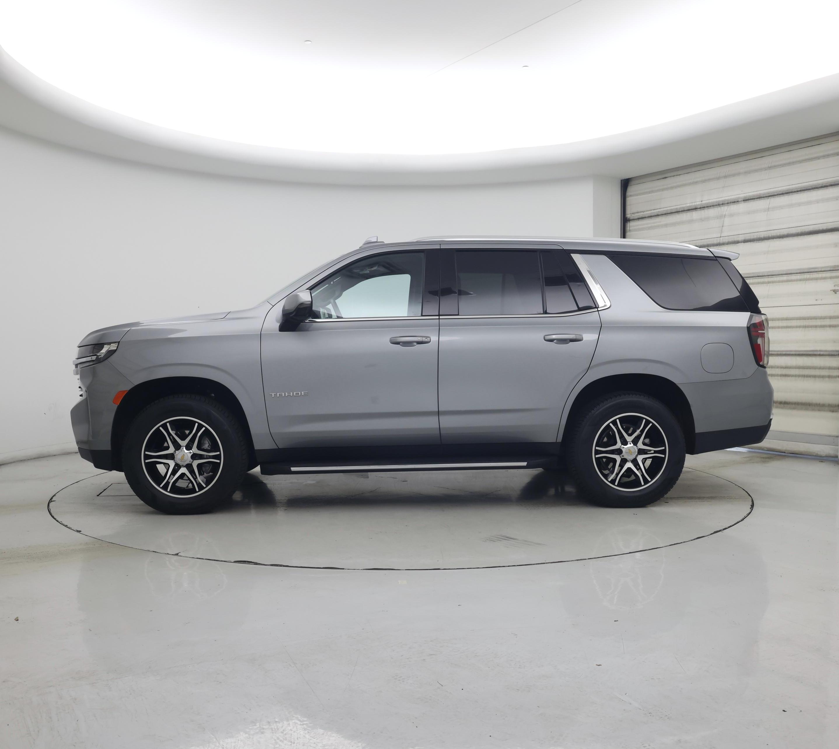 Thumbnail: 2024 Chevrolet Tahoe - 3