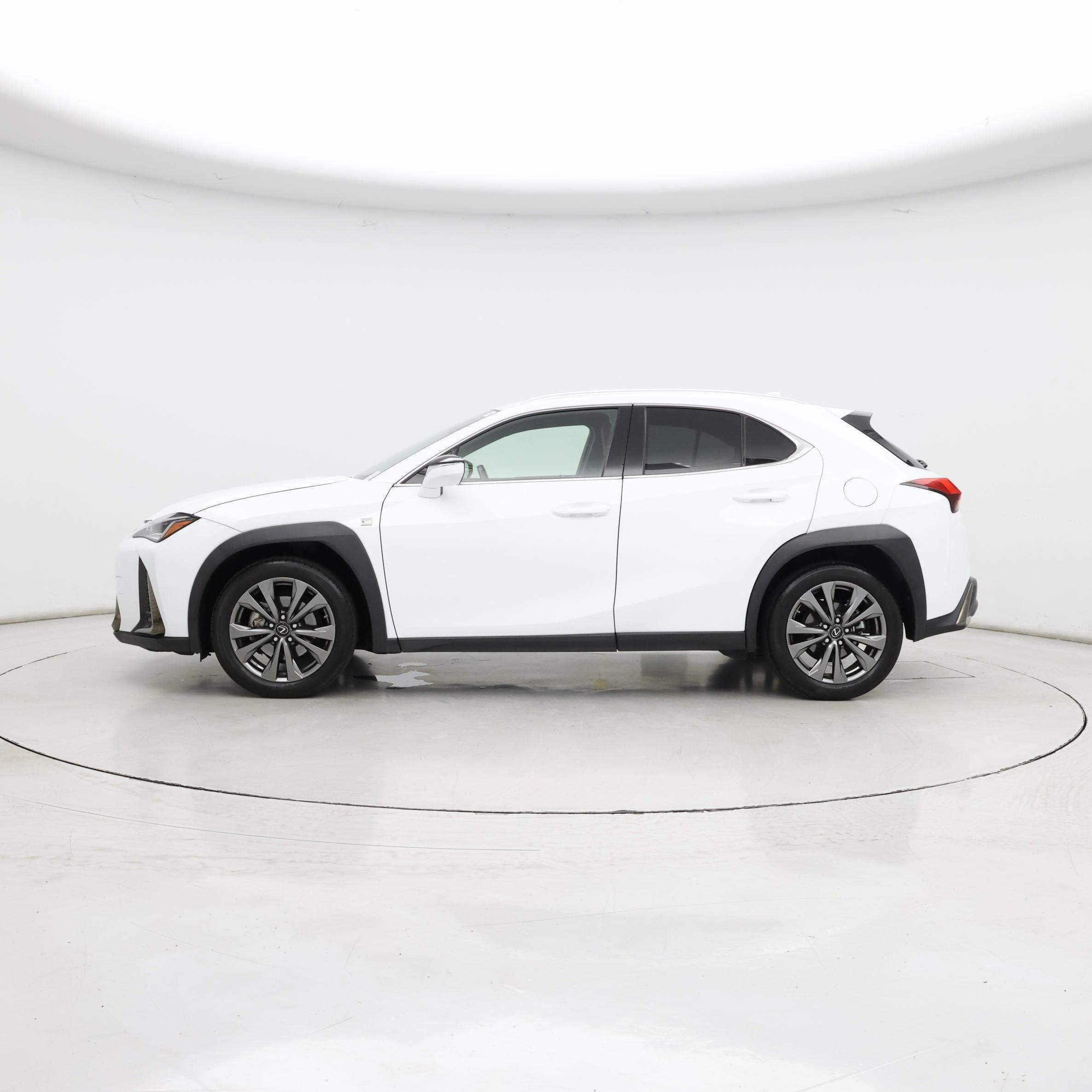 Thumbnail: 2020 Lexus UX - 3