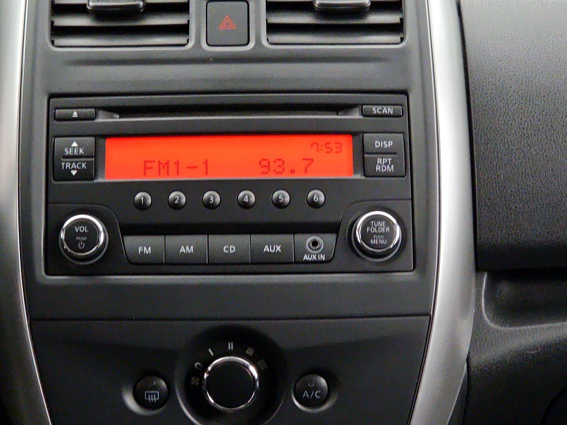 Thumbnail: 2015 Nissan Versa Note - 13