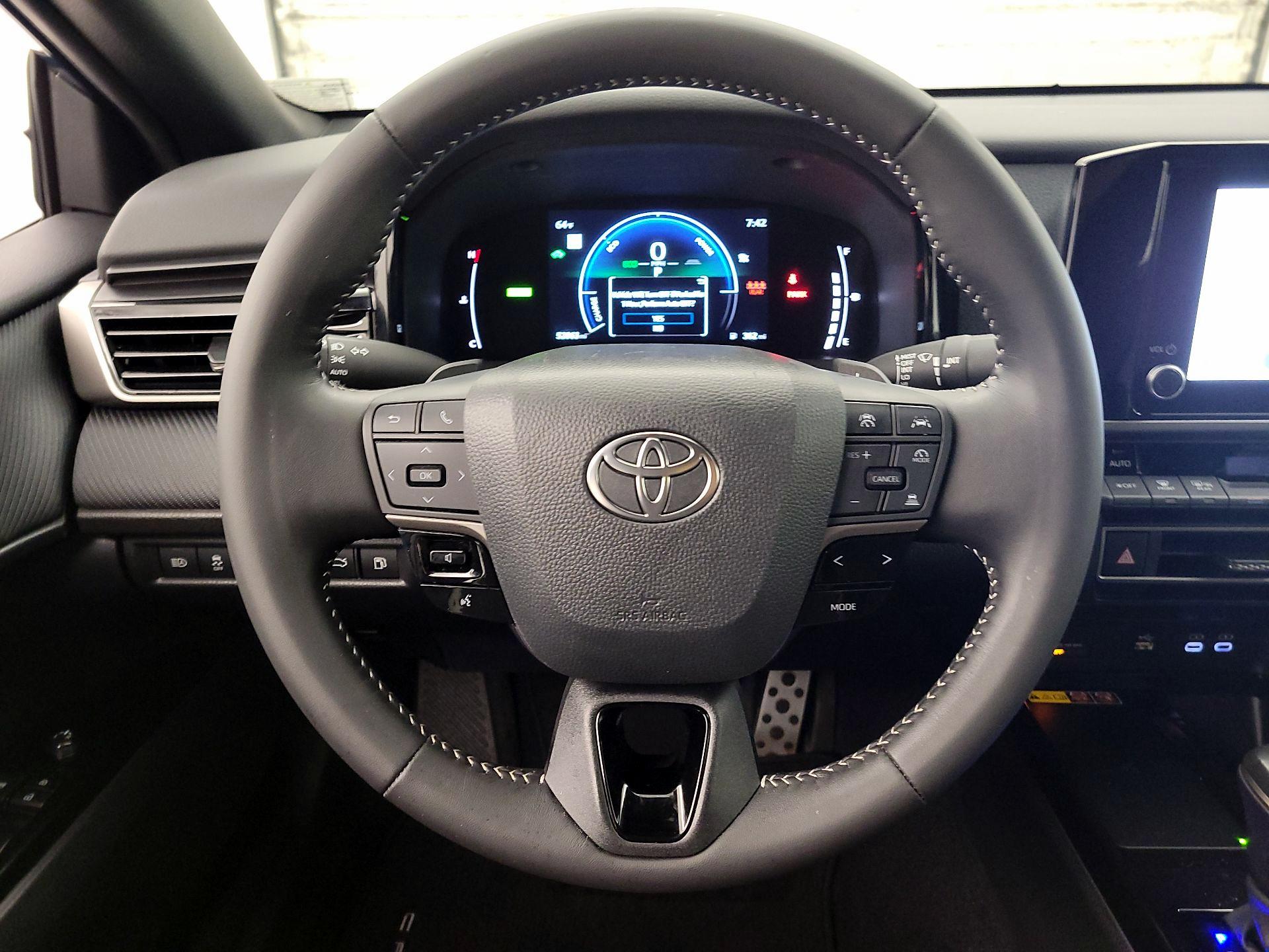 Thumbnail: 2025 Toyota Camry - 10