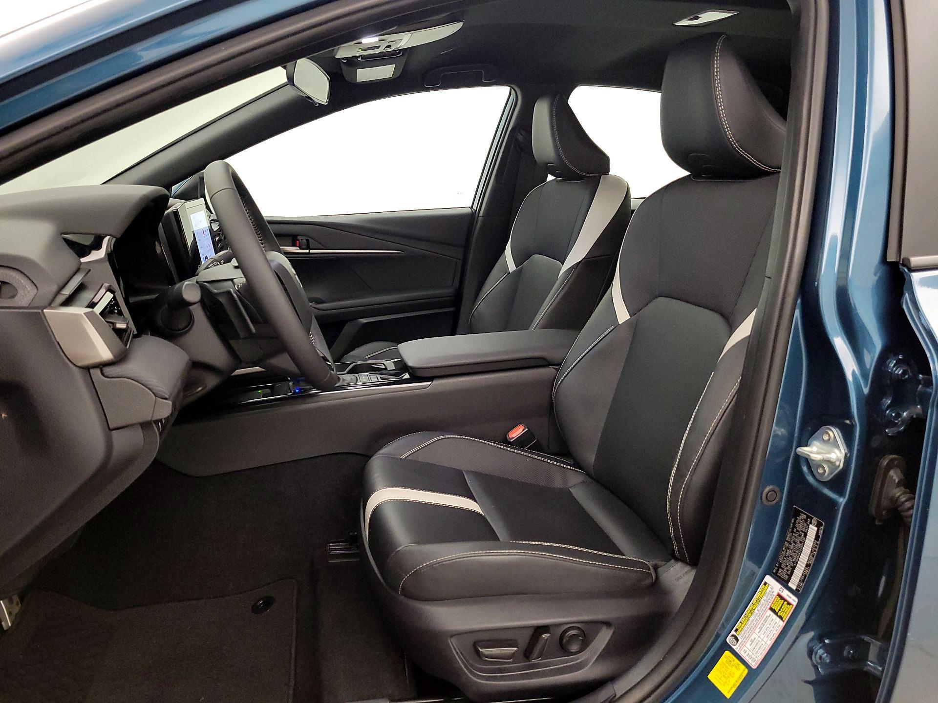 Thumbnail: 2025 Toyota Camry - 11