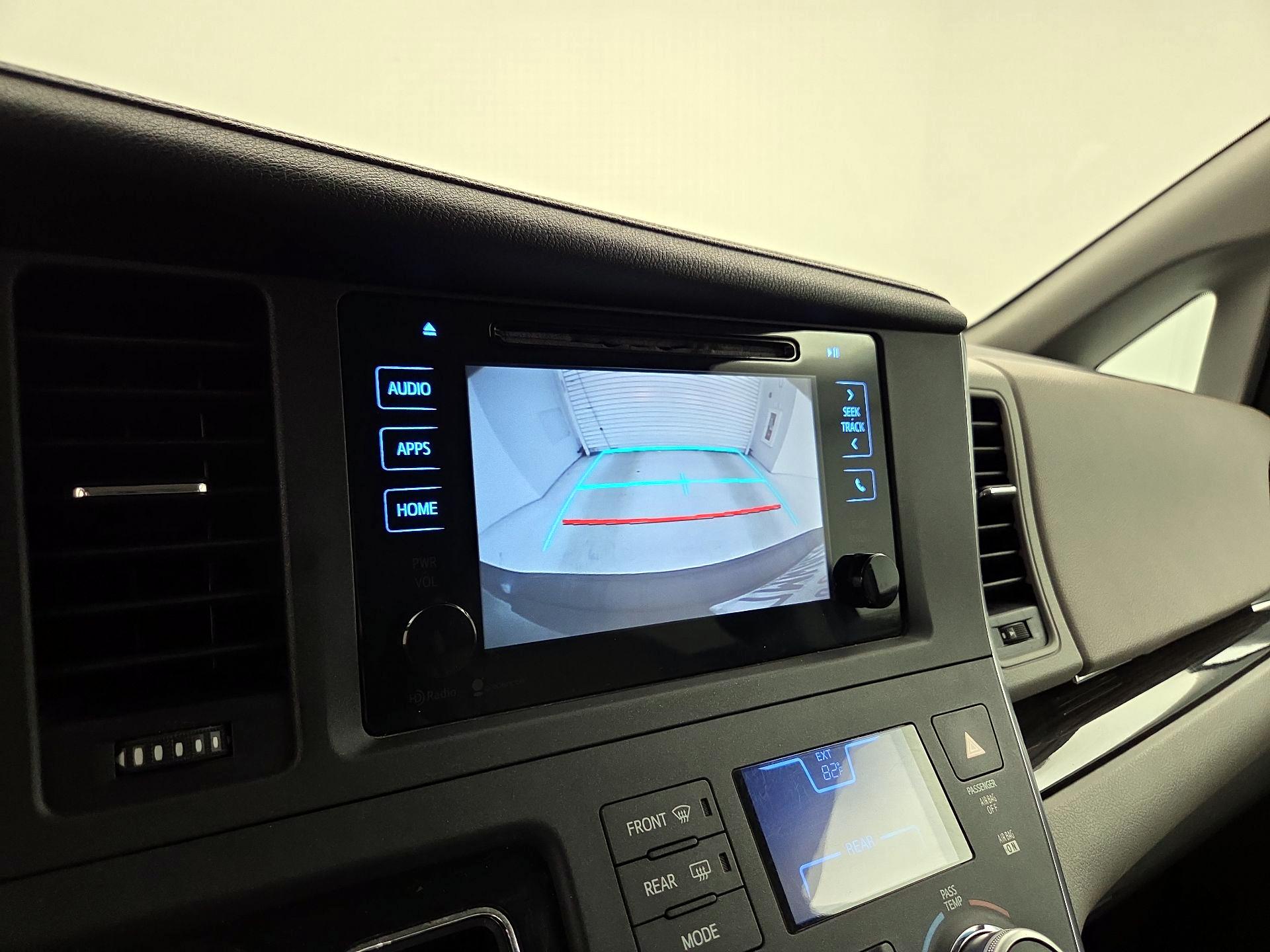 Thumbnail: 2015 Toyota Sienna - 14