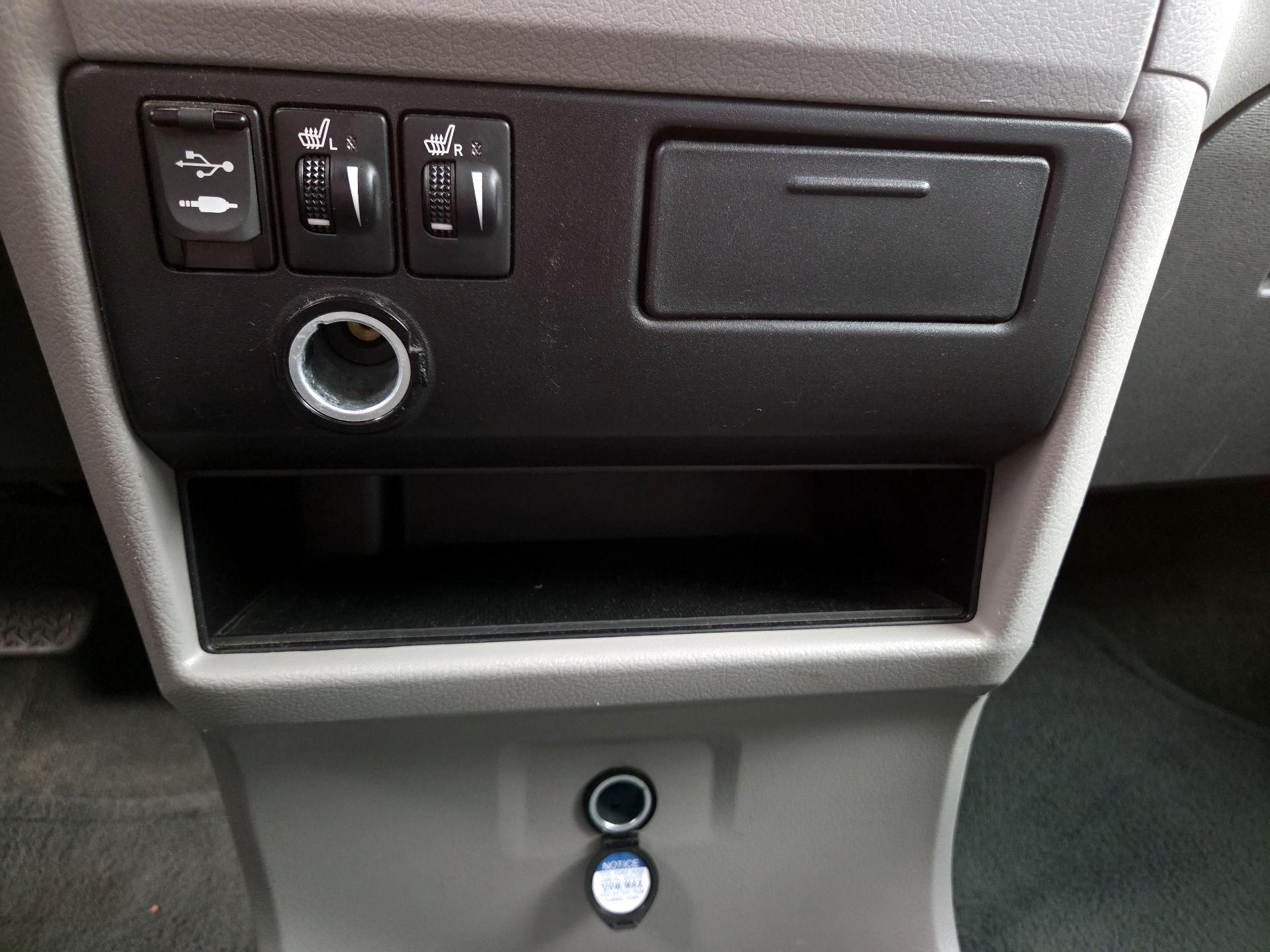 Thumbnail: 2015 Toyota Sienna - 18