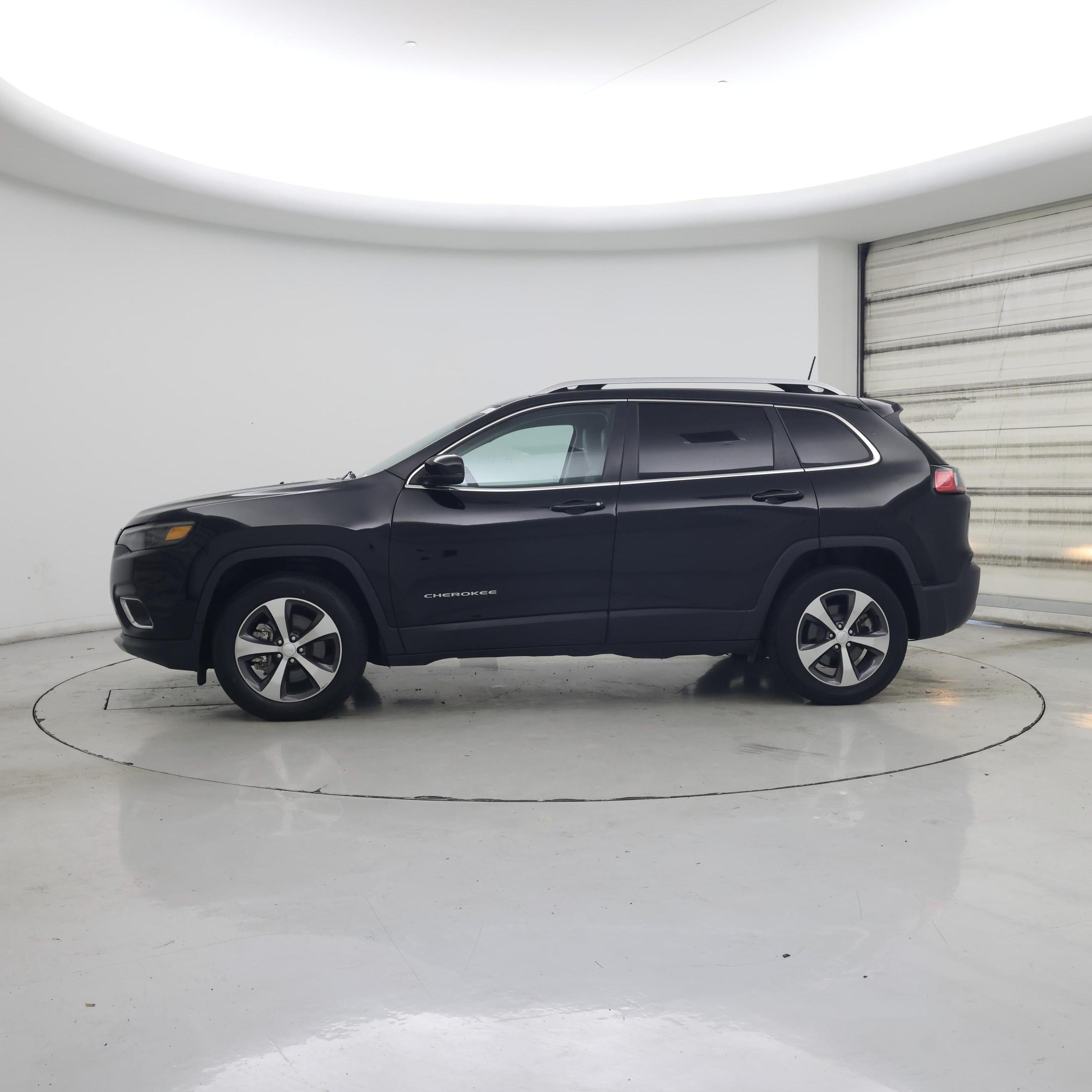 Thumbnail: 2020 Jeep Cherokee - 3