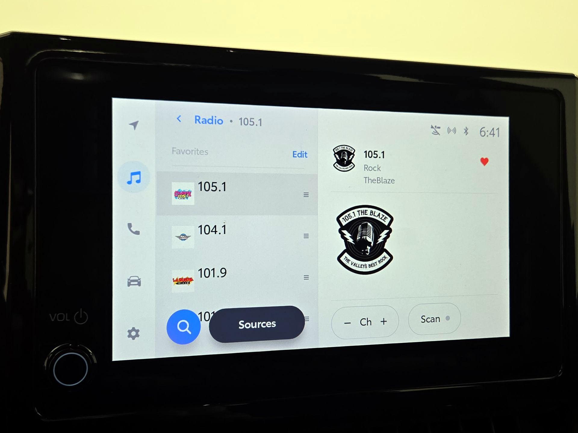 Thumbnail: 2023 Toyota Corolla - 15