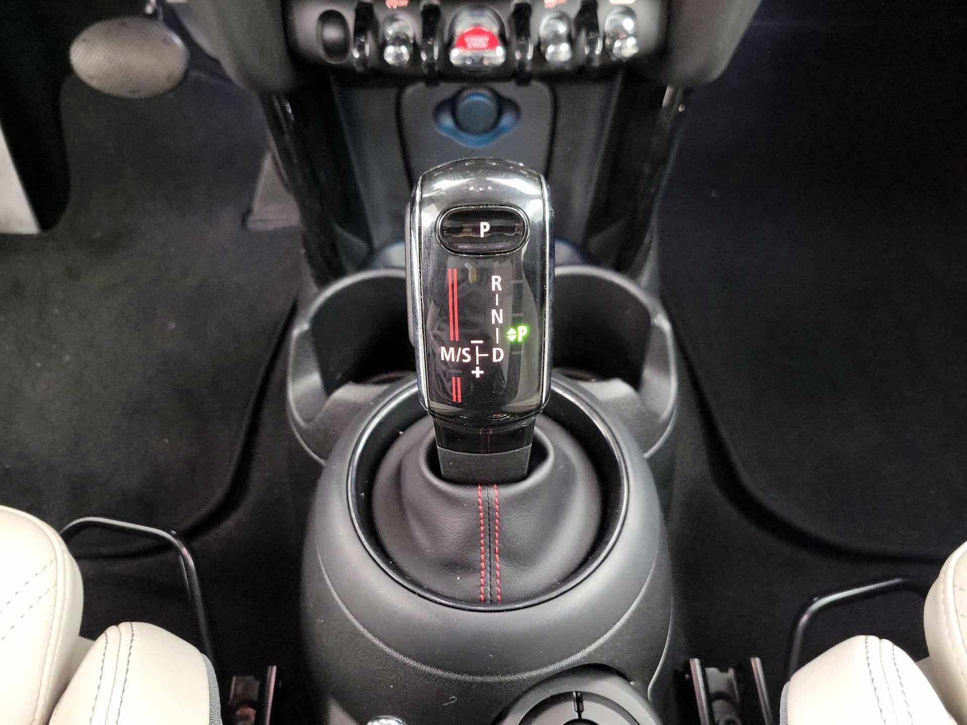 Thumbnail: 2020 MINI Cooper Hardtop - 17