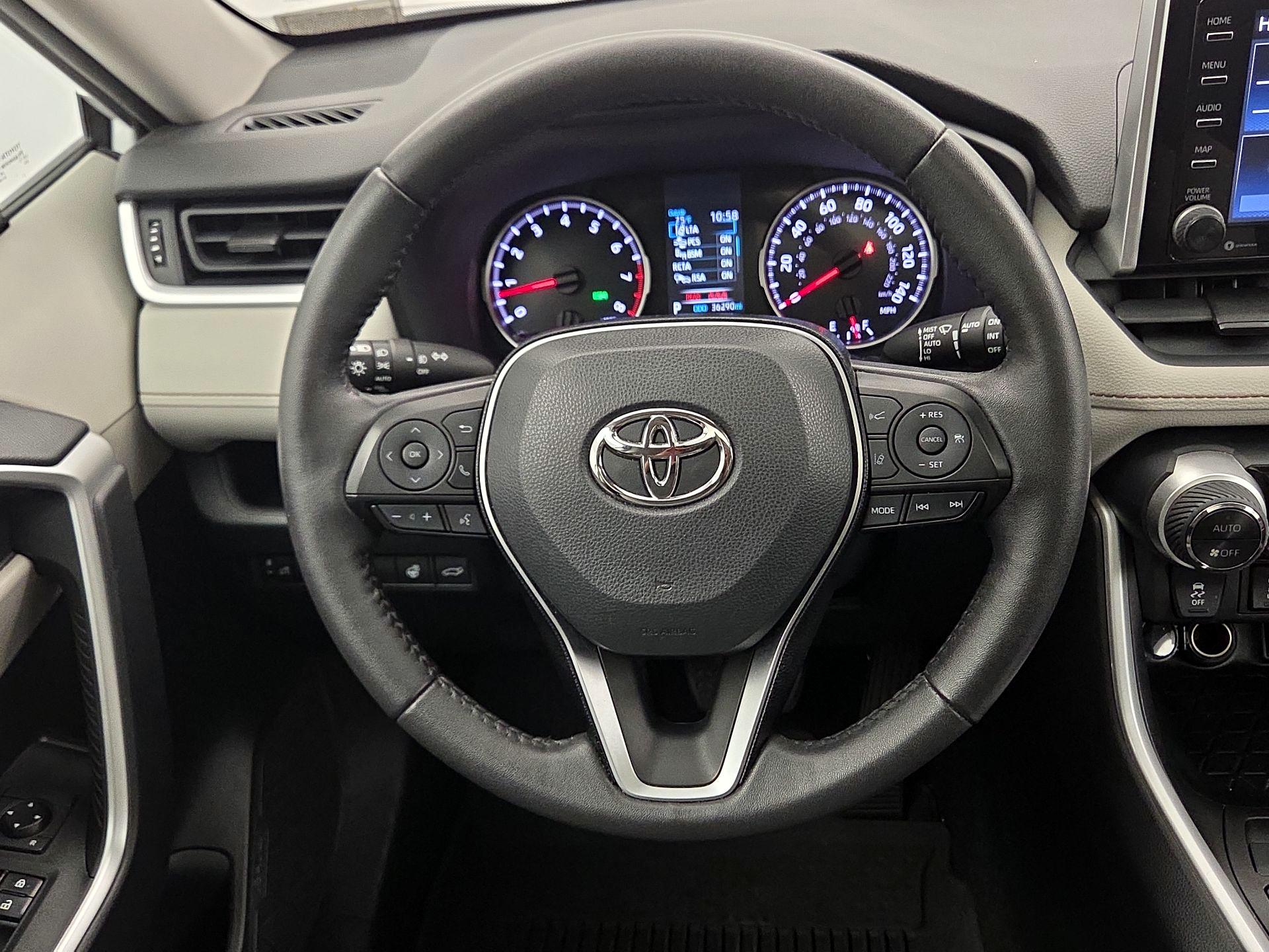 Thumbnail: 2021 Toyota RAV4 - 10