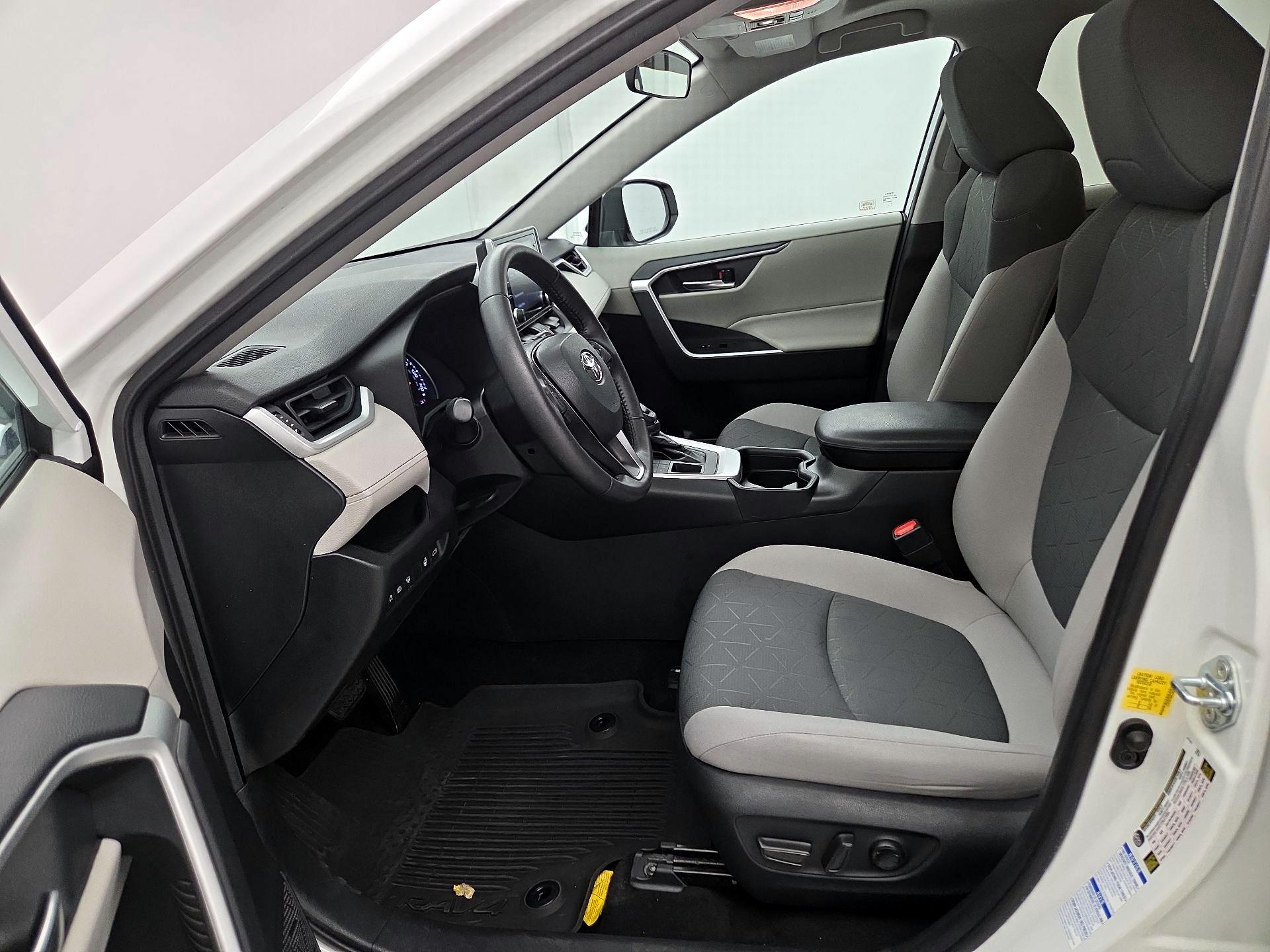 Thumbnail: 2021 Toyota RAV4 - 11