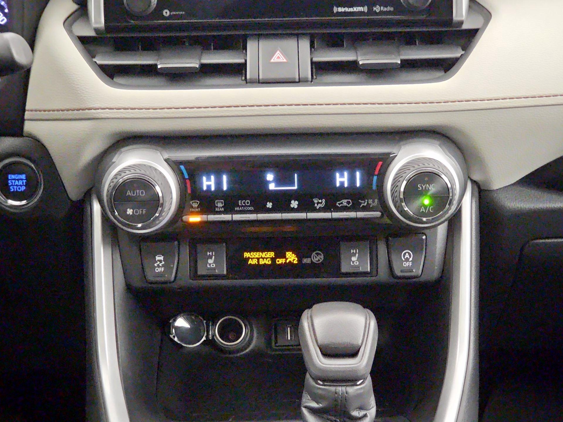 Thumbnail: 2021 Toyota RAV4 - 16