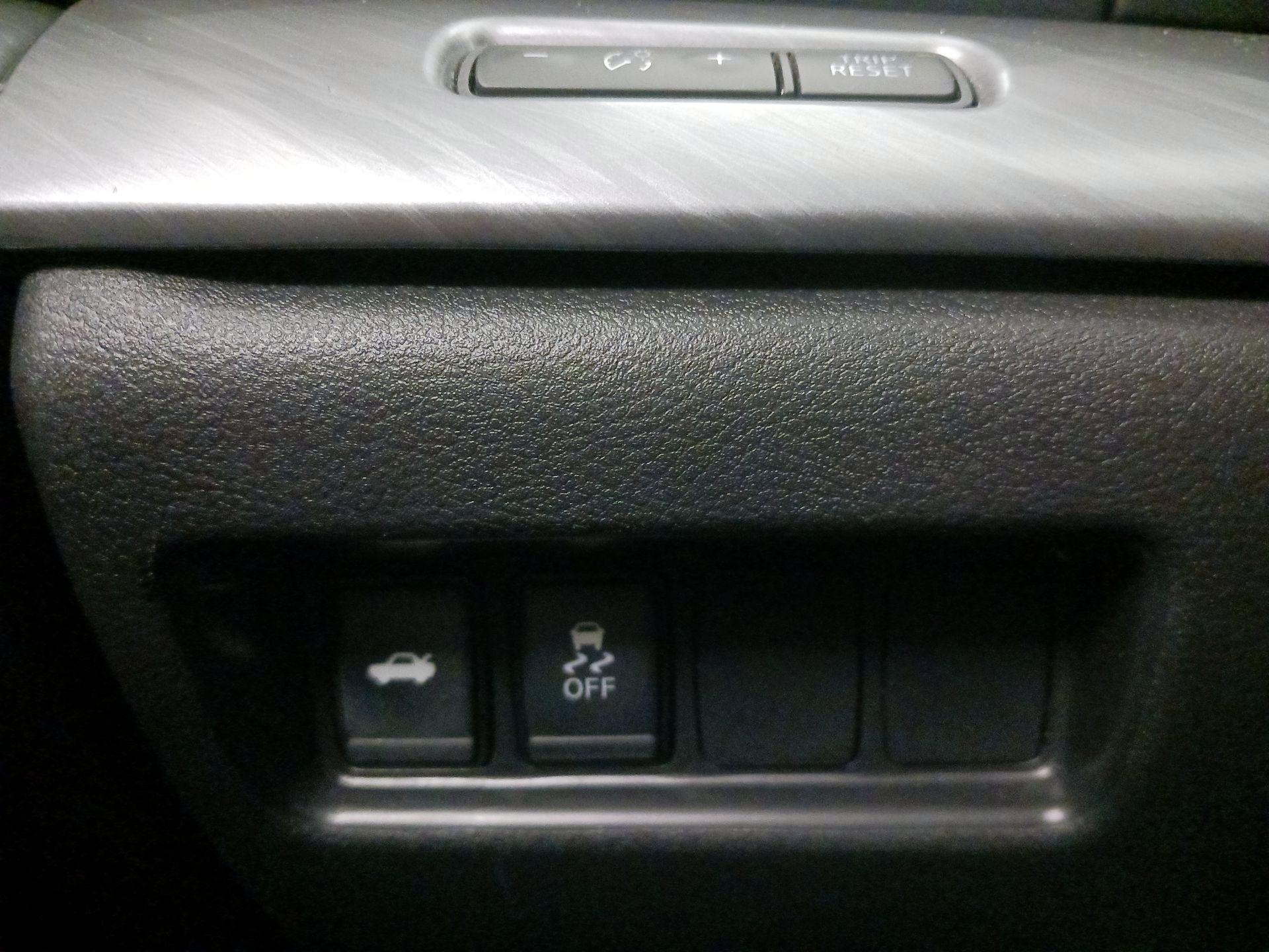 Thumbnail: 2018 Nissan Maxima - 13