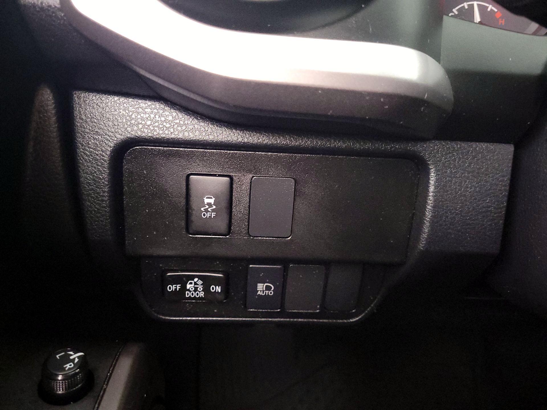 Thumbnail: 2023 Toyota Tacoma - 13