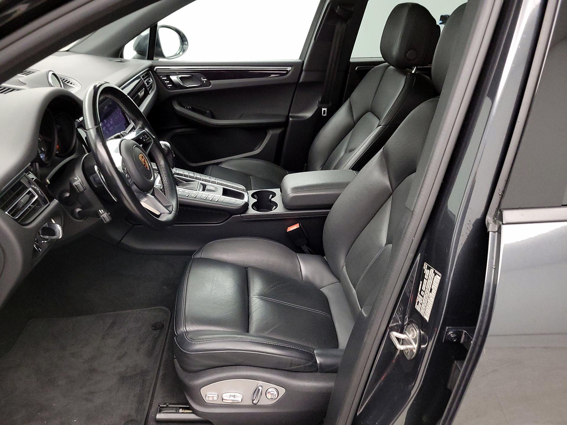 Thumbnail: 2020 Porsche Macan - 11