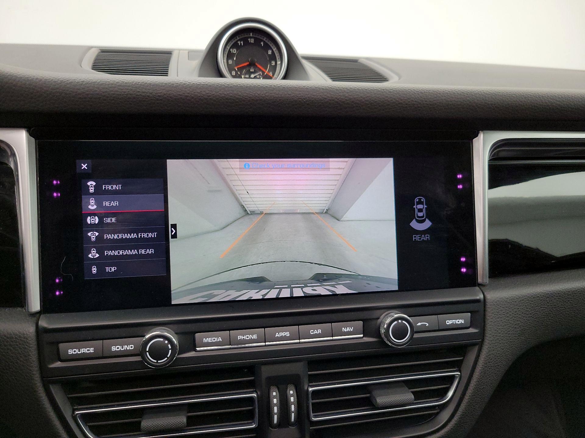 Thumbnail: 2020 Porsche Macan - 15