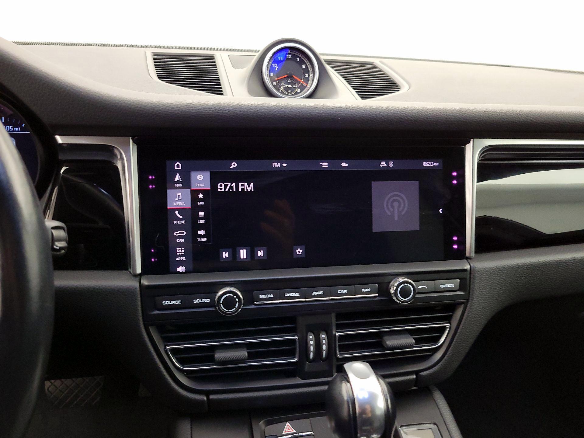 Thumbnail: 2020 Porsche Macan - 16