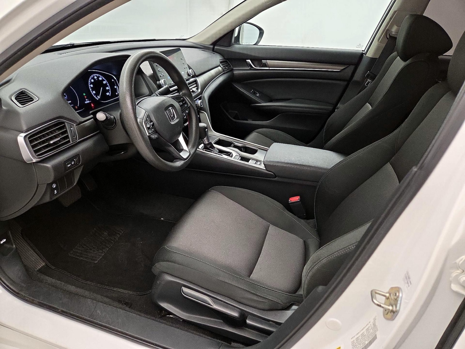 2019 Honda Accord LX - Photo 12