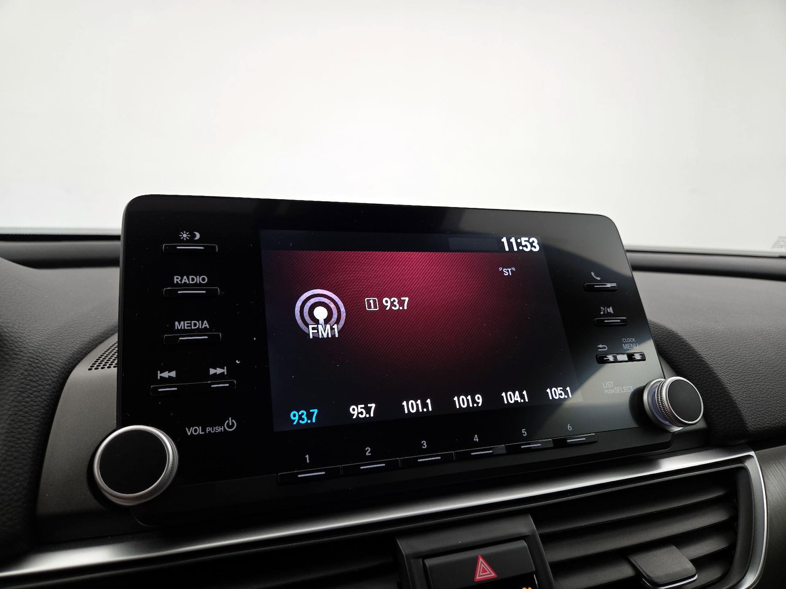 2019 Honda Accord LX - Photo 16