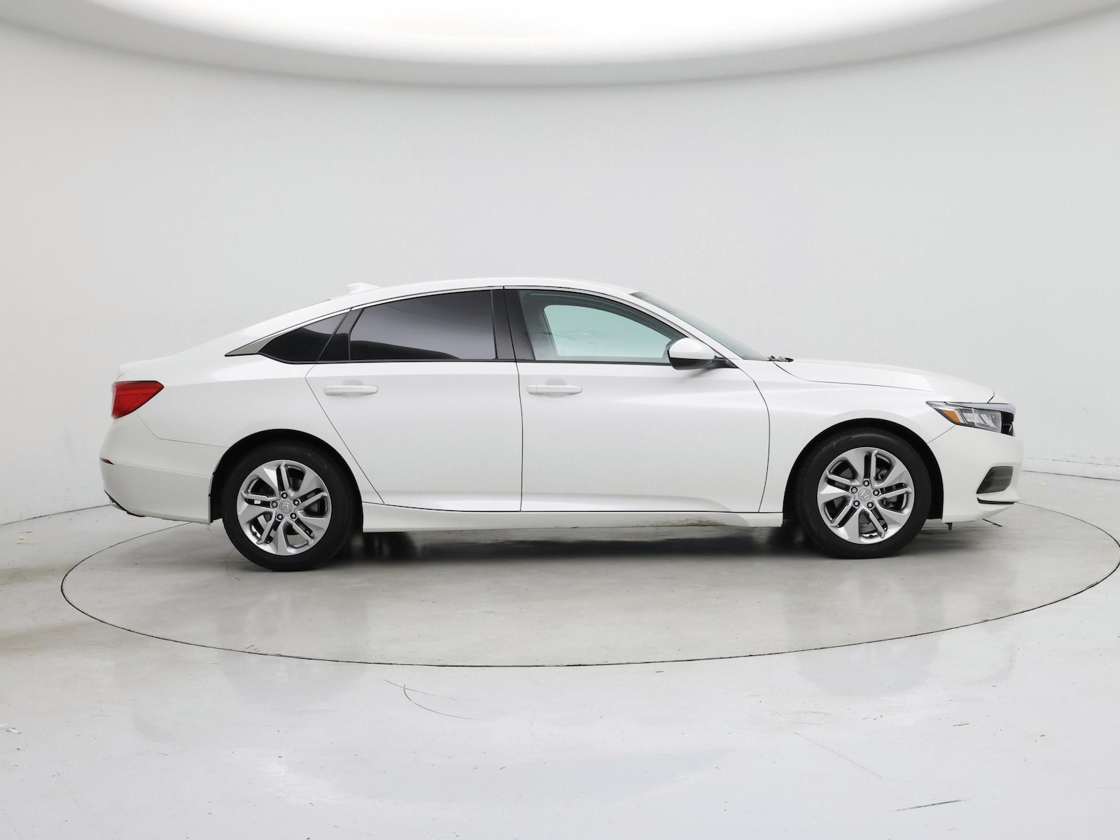 2019 Honda Accord LX - Photo 8