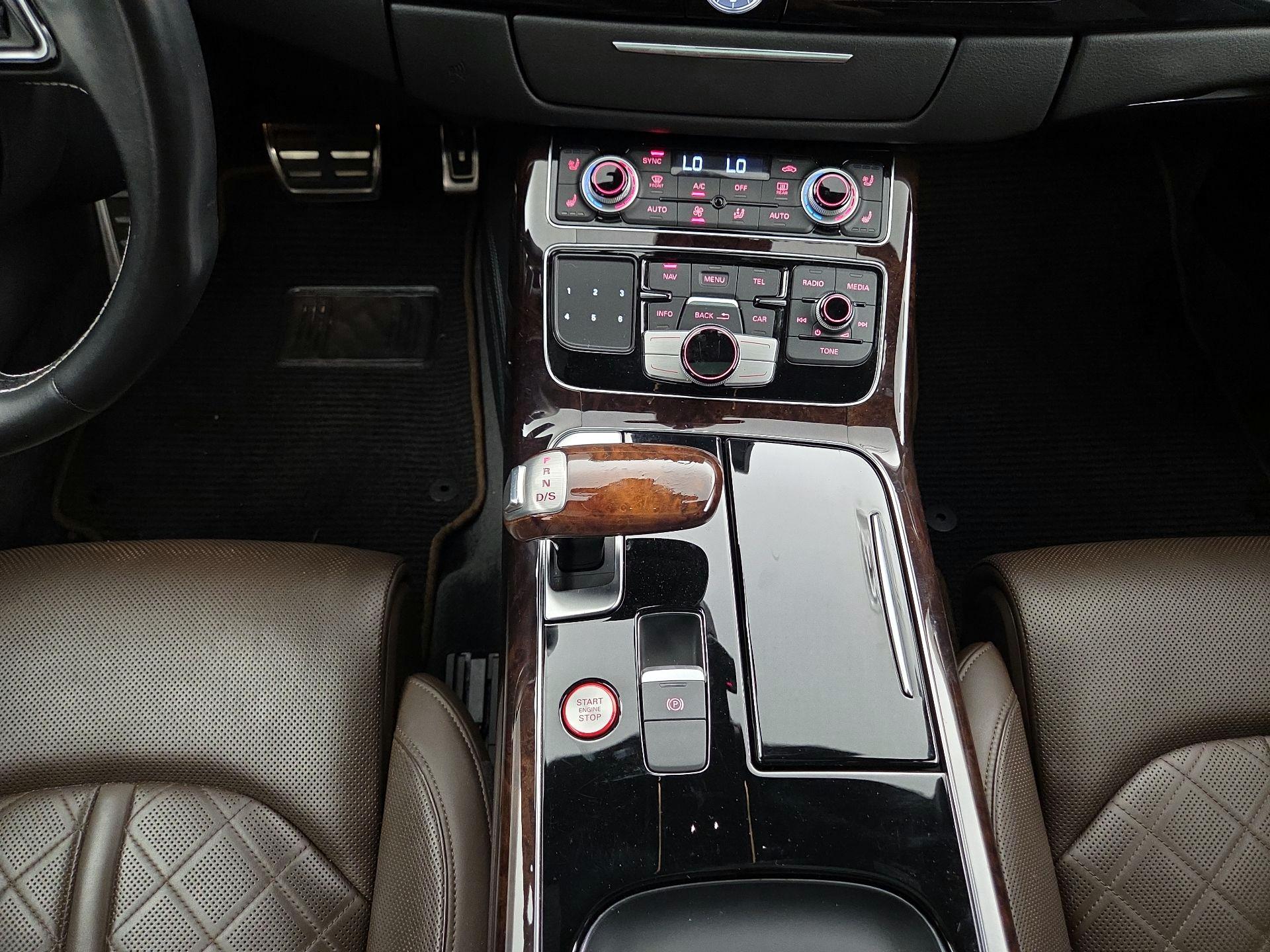 Thumbnail: 2017 Audi S8 - 18