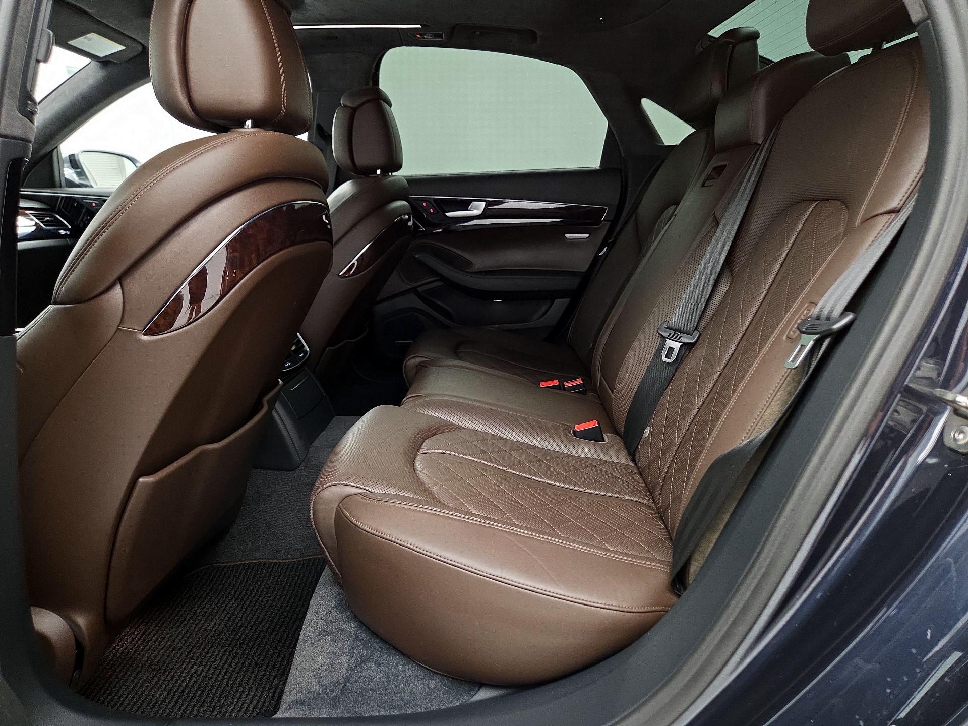 Thumbnail: 2017 Audi S8 - 20