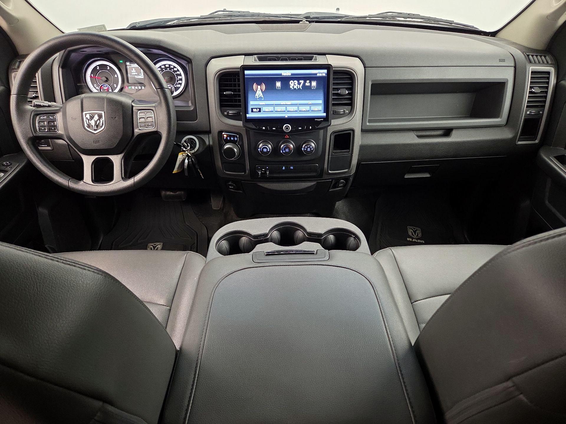 Thumbnail: 2019 RAM 1500 Classic - 9