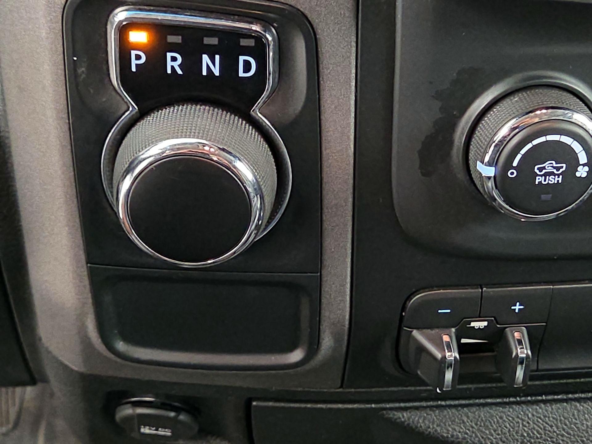 Thumbnail: 2019 RAM 1500 Classic - 17