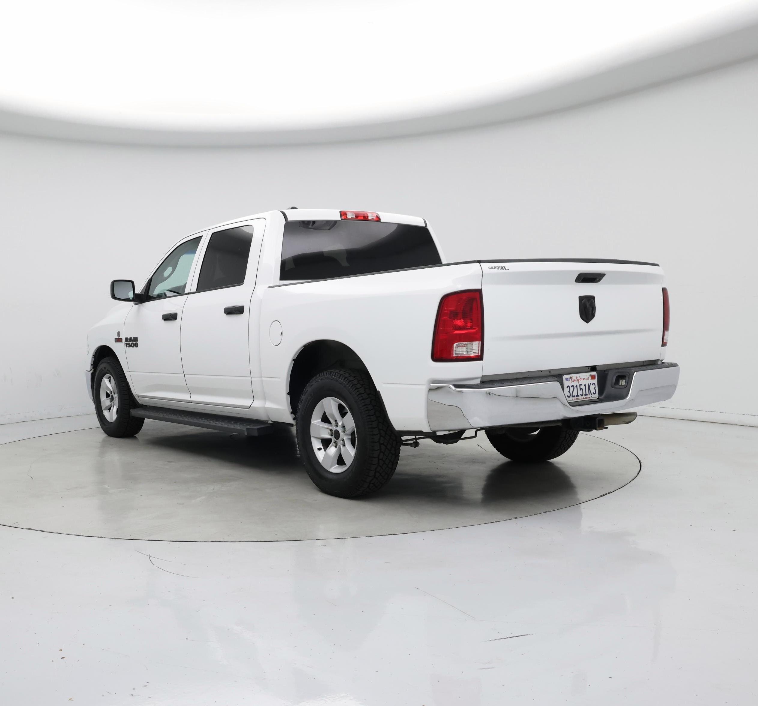 Thumbnail: 2019 RAM 1500 Classic - 2