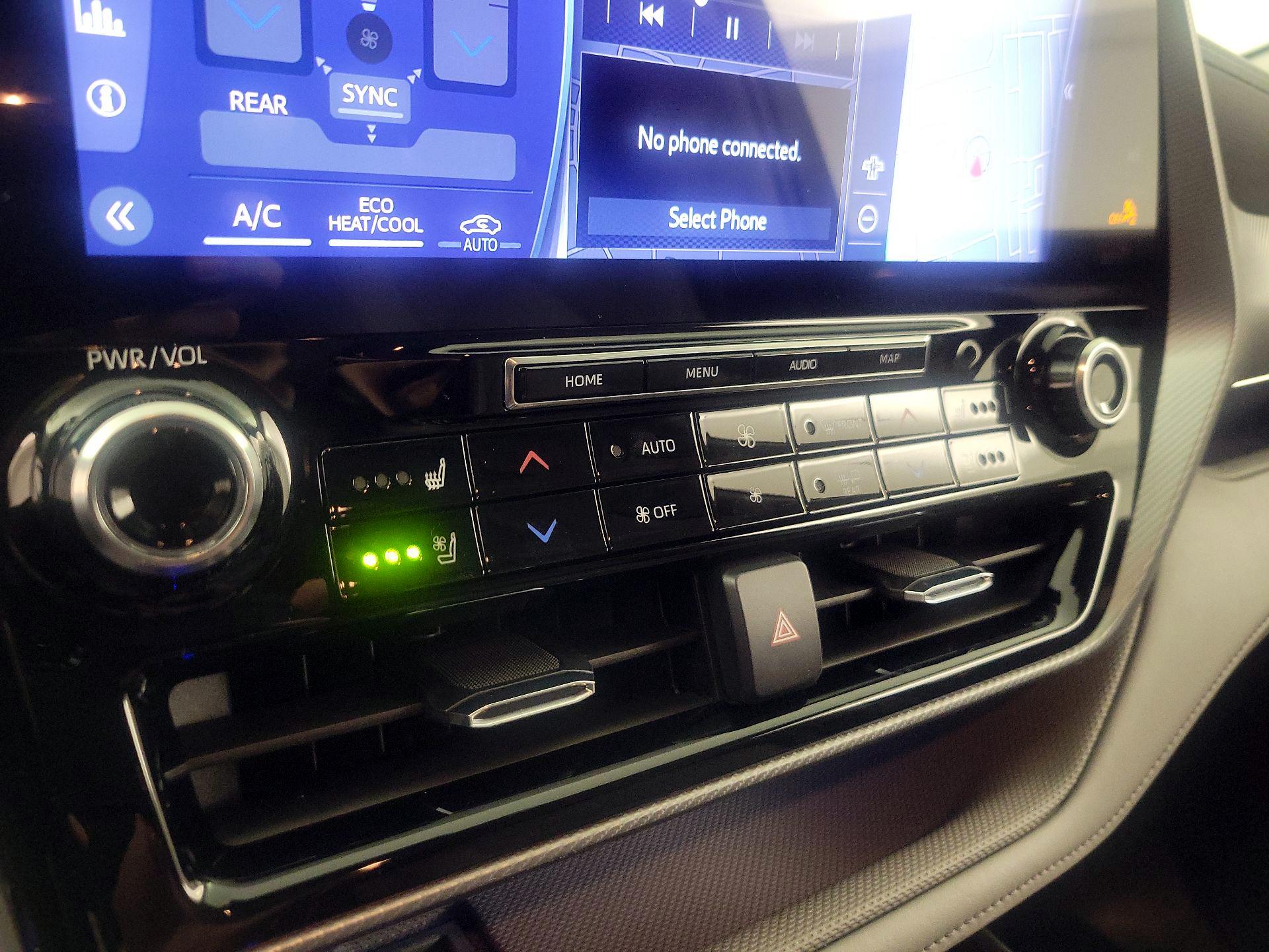 Thumbnail: 2022 Toyota Highlander - 17