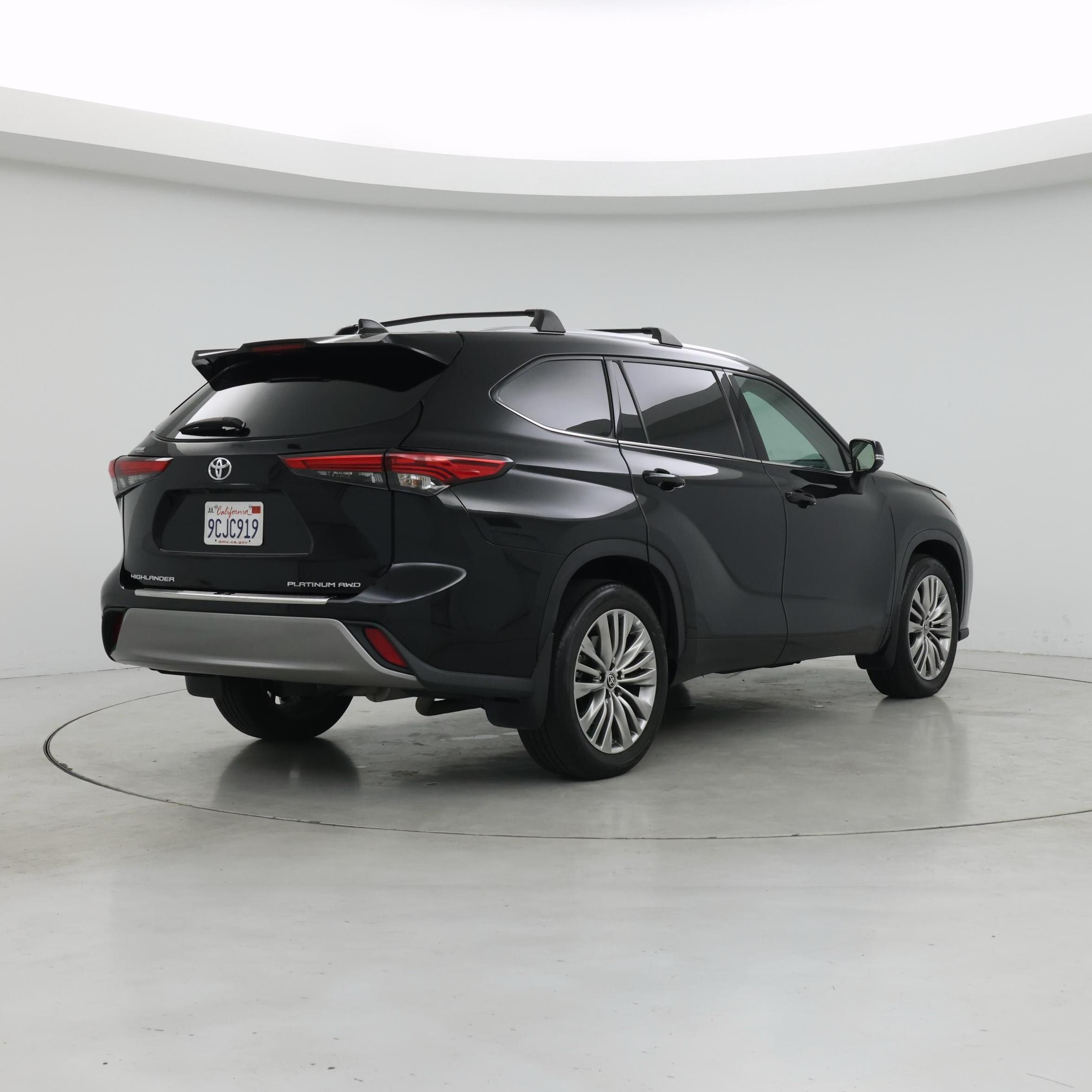 Thumbnail: 2022 Toyota Highlander - 8