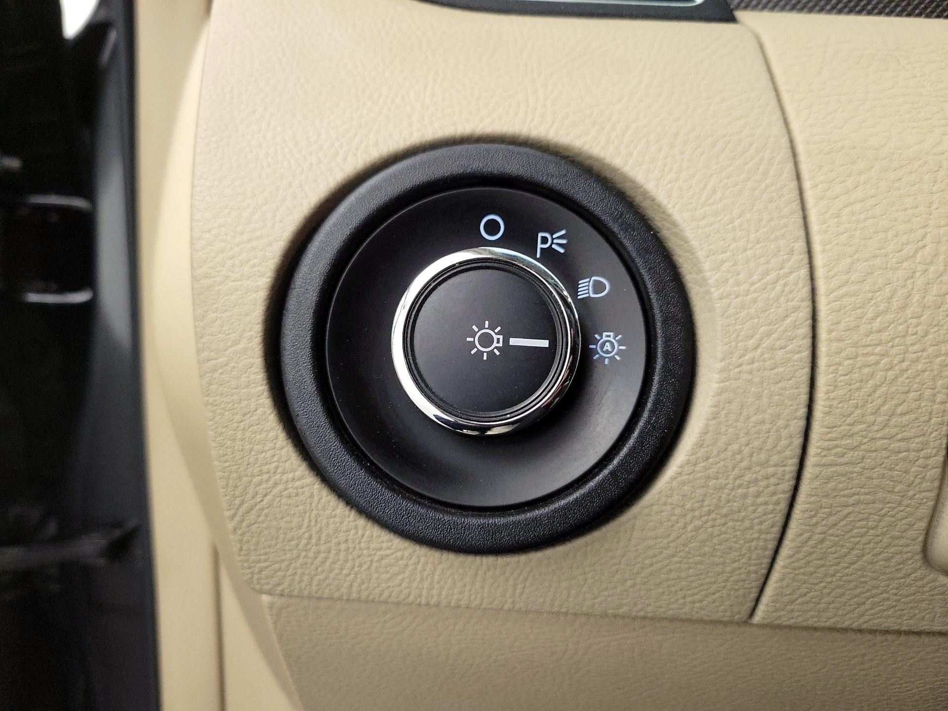 Thumbnail: 2018 Ford Taurus - 13