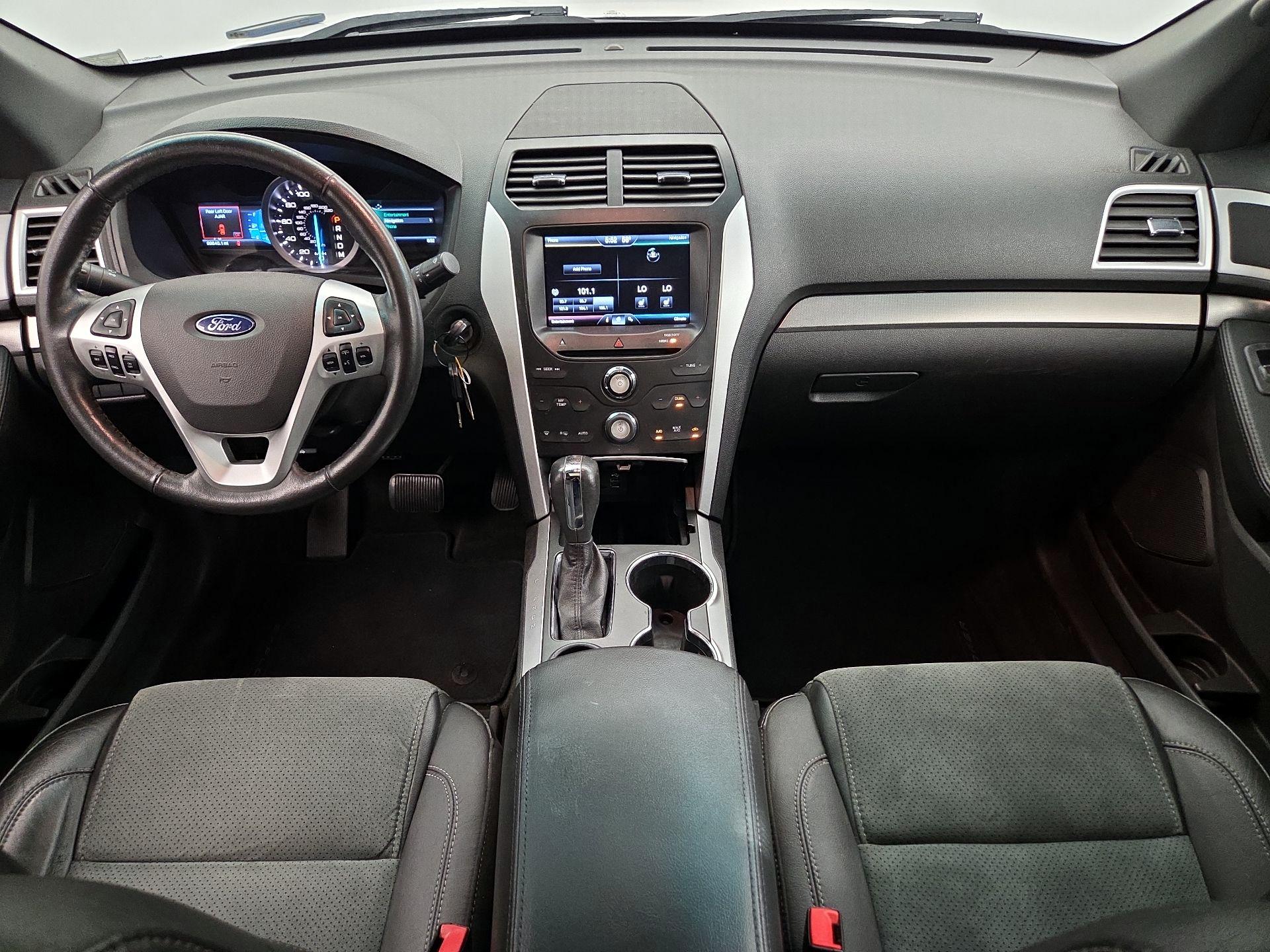 Thumbnail: 2015 Ford Explorer - 9