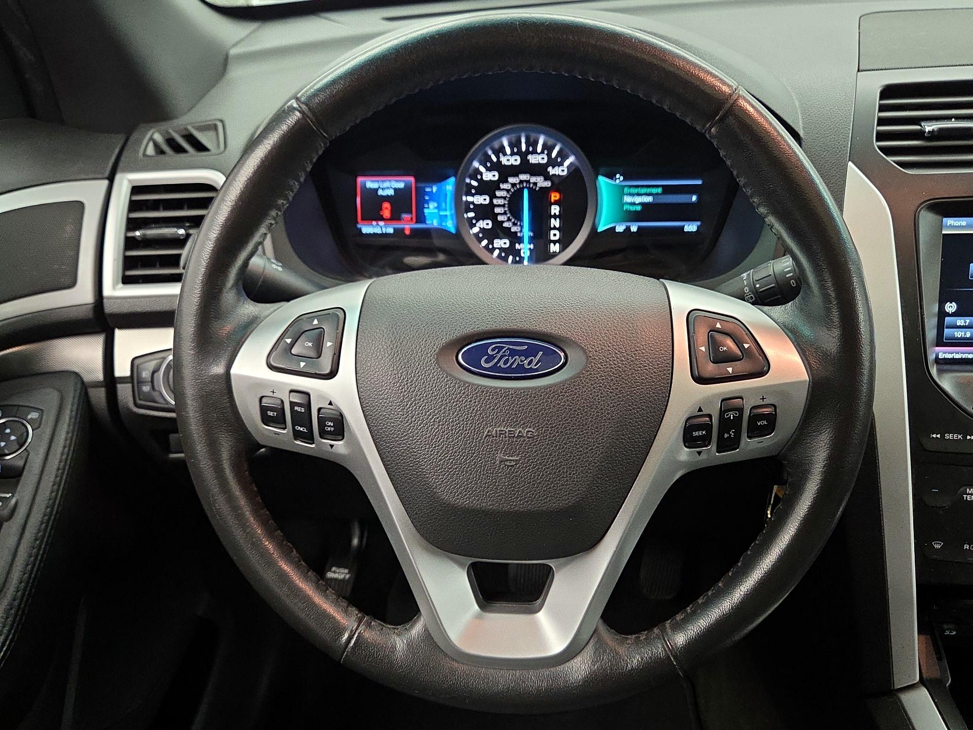Thumbnail: 2015 Ford Explorer - 10