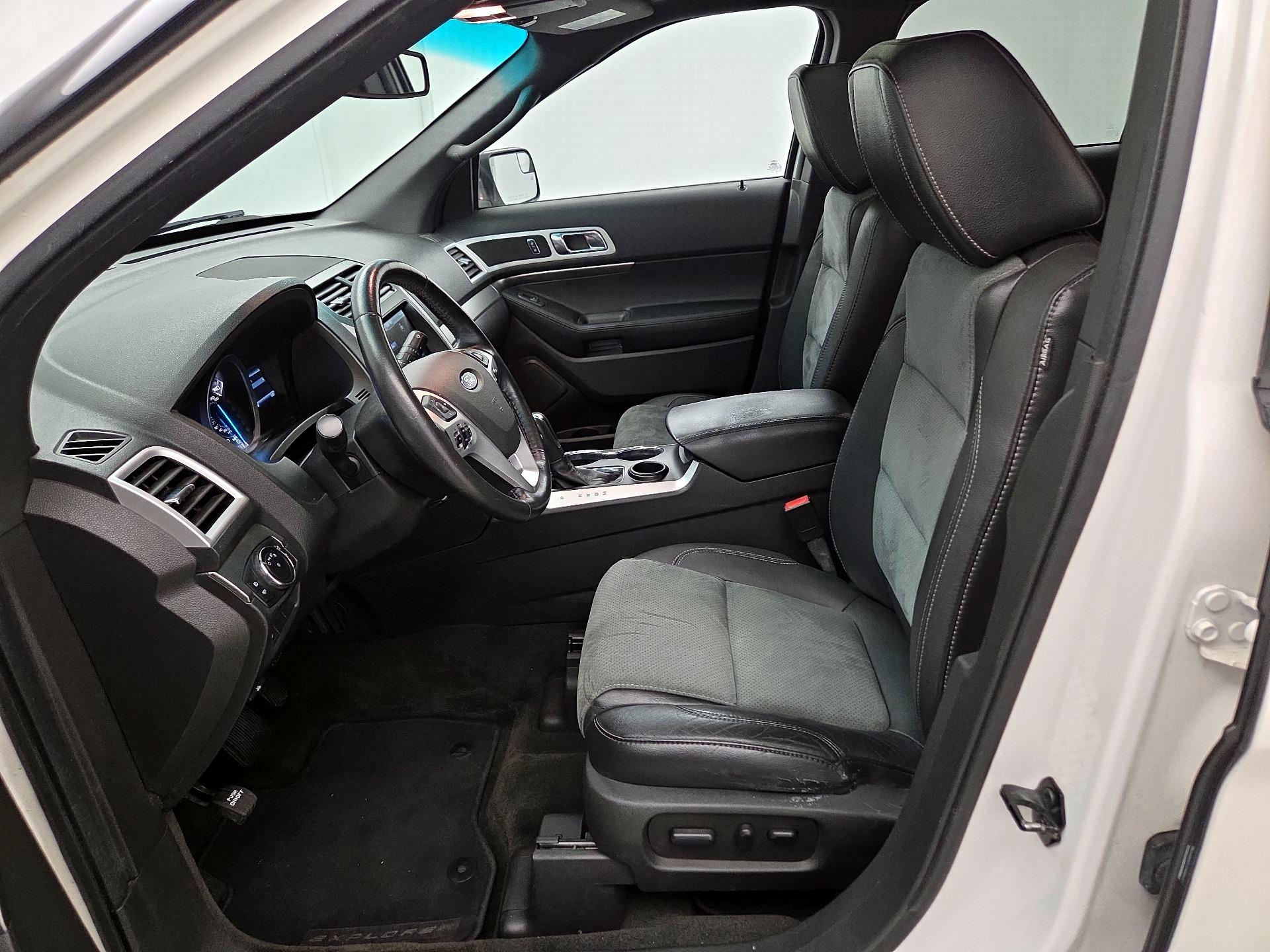 Thumbnail: 2015 Ford Explorer - 12
