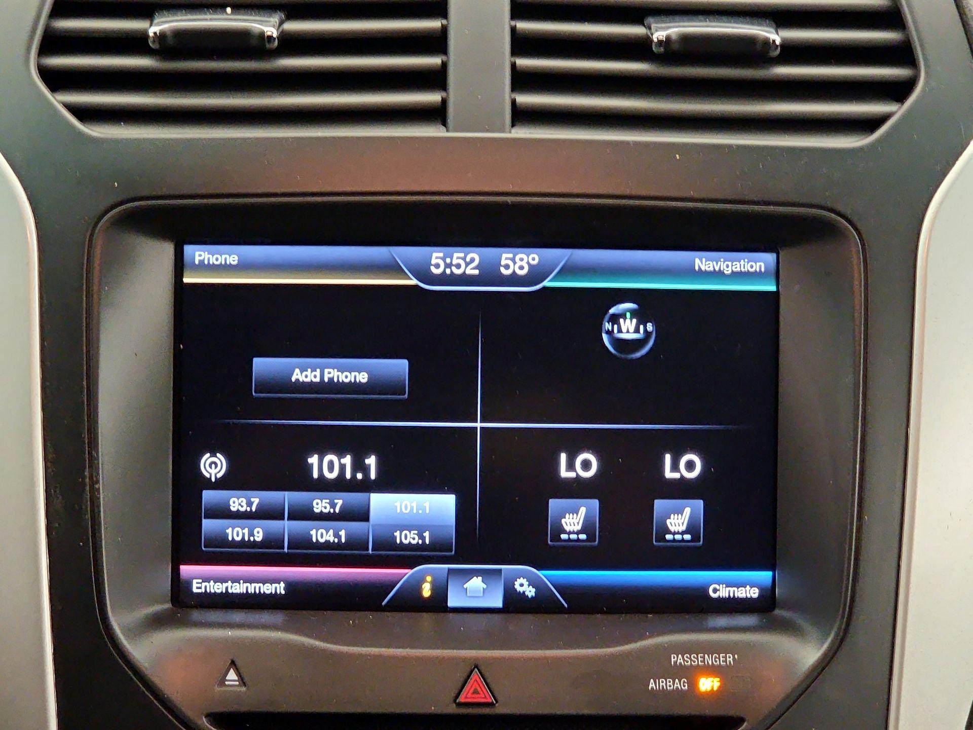 Thumbnail: 2015 Ford Explorer - 15