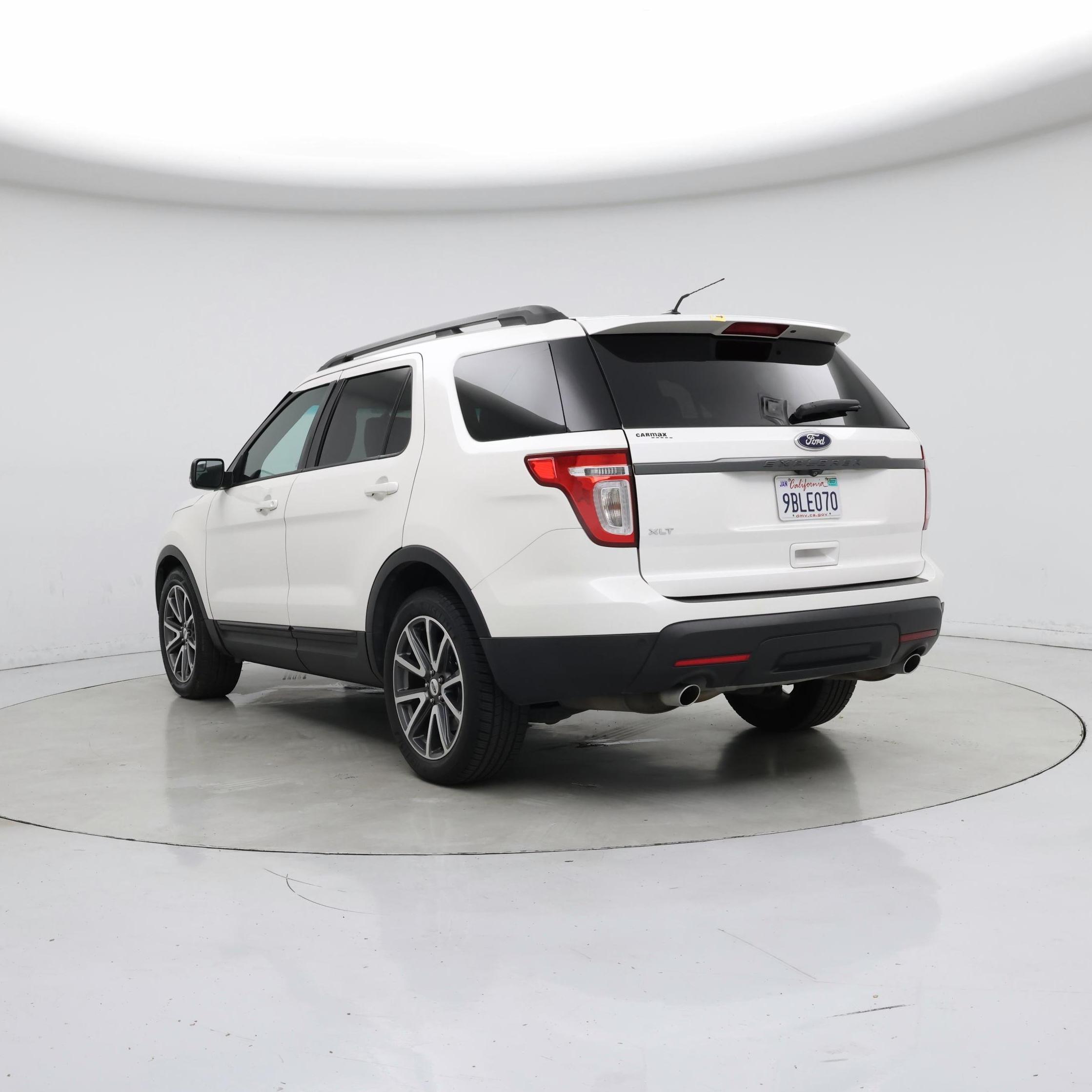 Thumbnail: 2015 Ford Explorer - 2