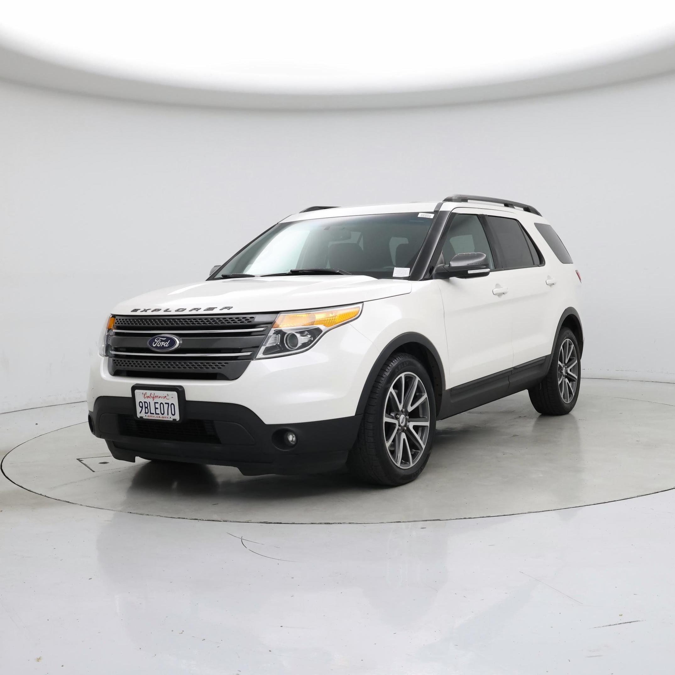 Thumbnail: 2015 Ford Explorer - 4