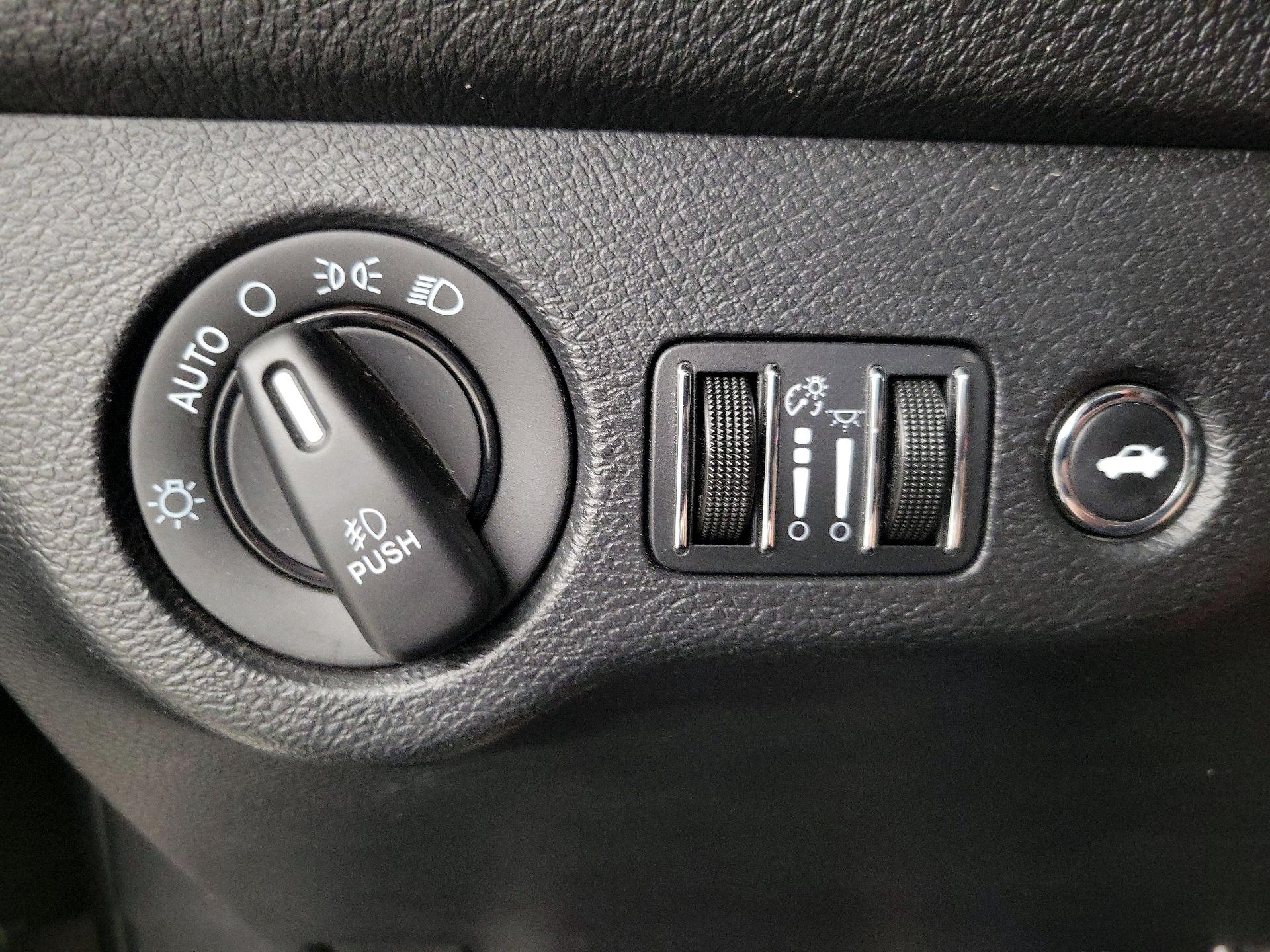 Thumbnail: 2016 Dodge Challenger - 13